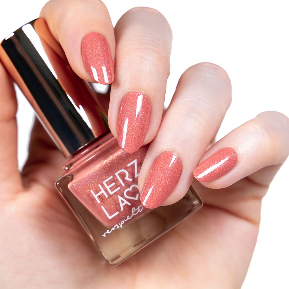 herzlack-rosenstaub-veganer-nagellack-rot-holo-schimmer-11ml image 2
