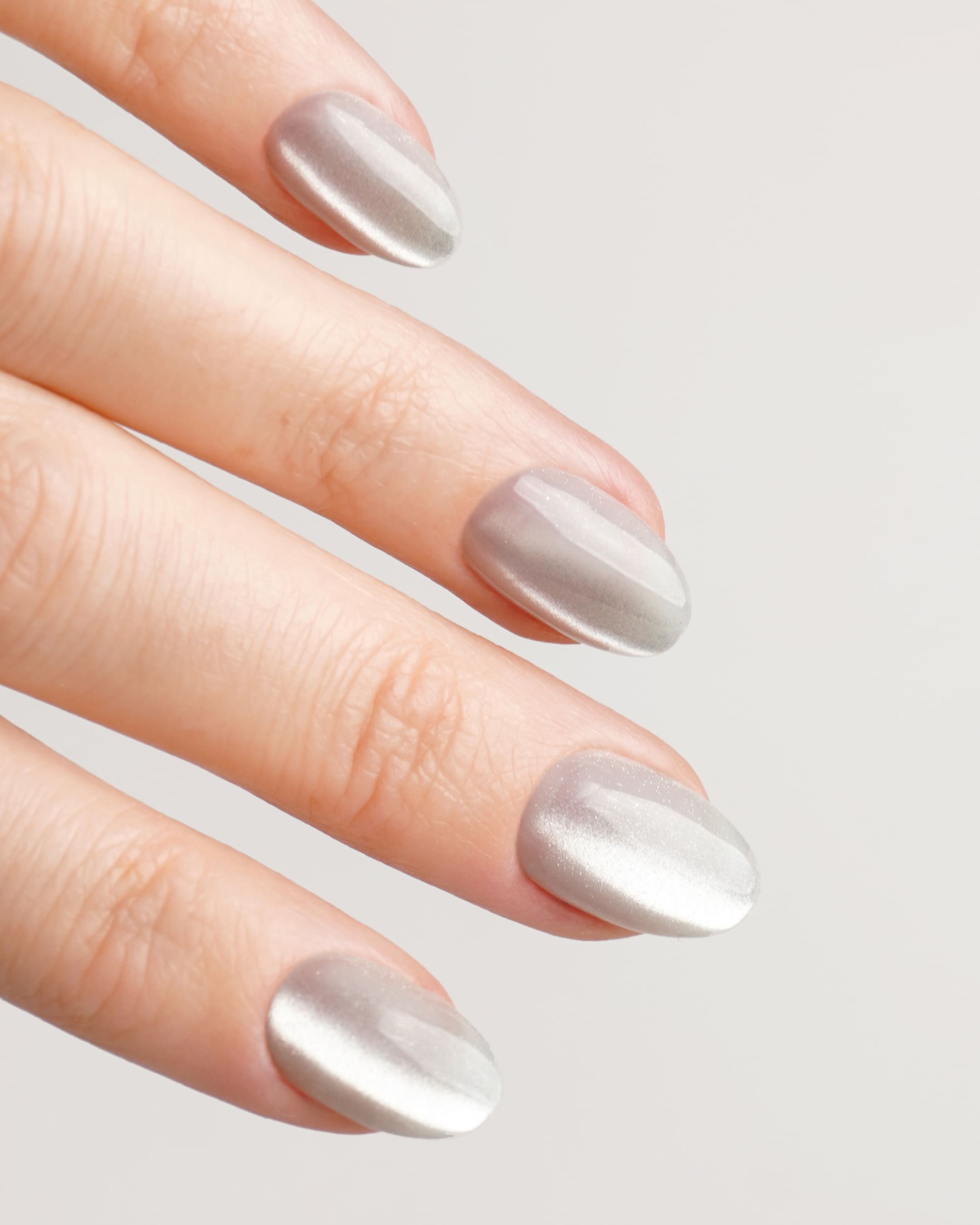 doonails-white-cat-eye-short-round-soft-gel-press-ons-cat-eye-n-gel image 2