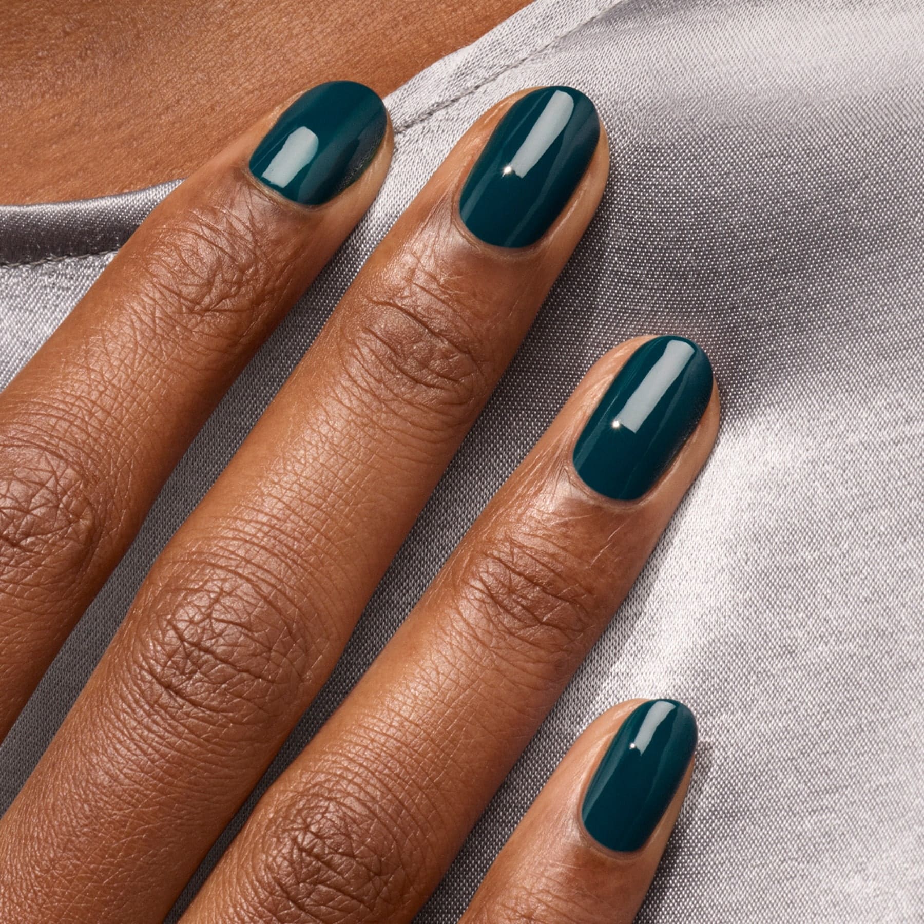 manucurist-green-flash-dark-clover-blaugr-ner-led-nagellack image 2