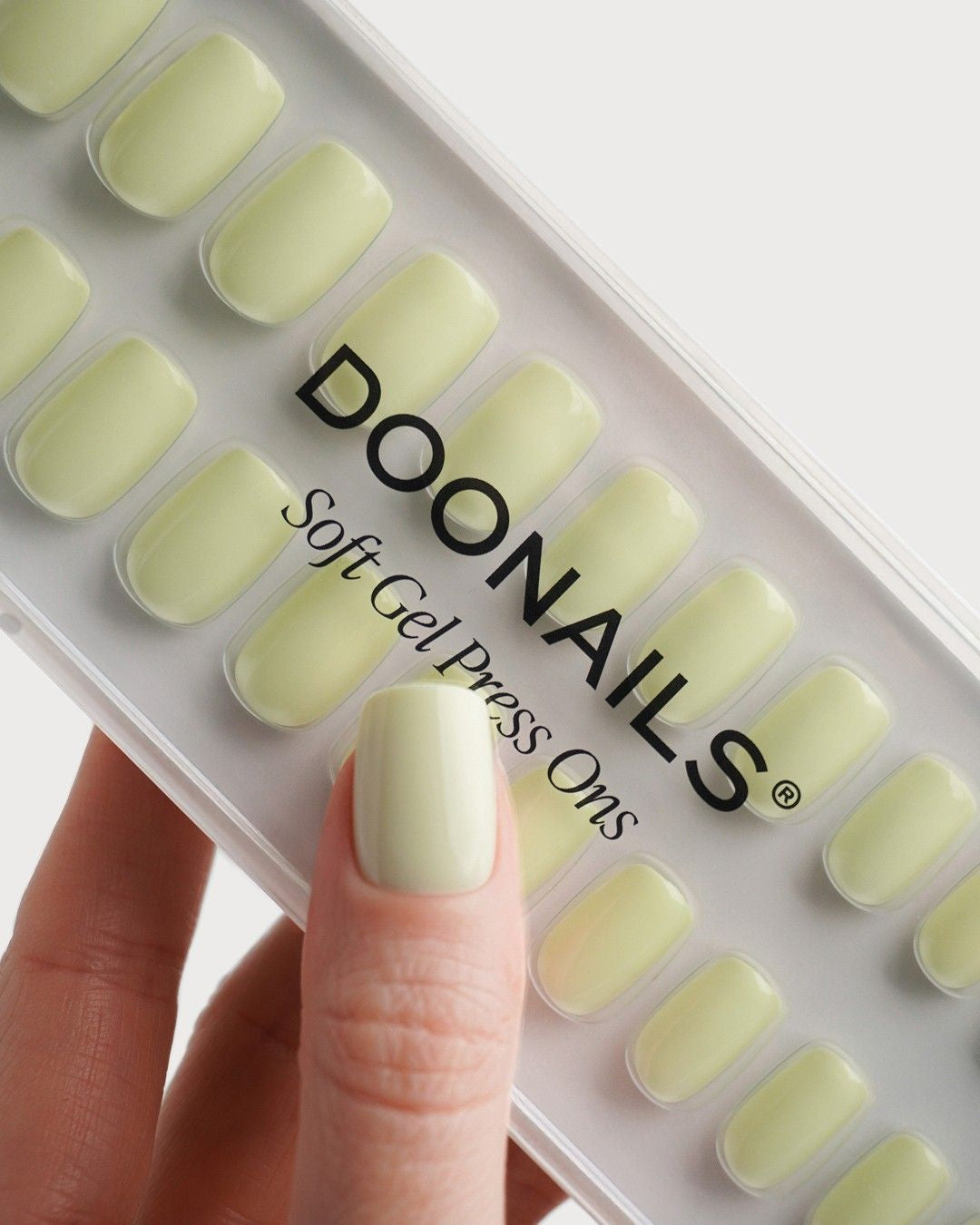 doonails-pistachio-short-square-soft-gel-press-ons-pistazie-gr-n image 5
