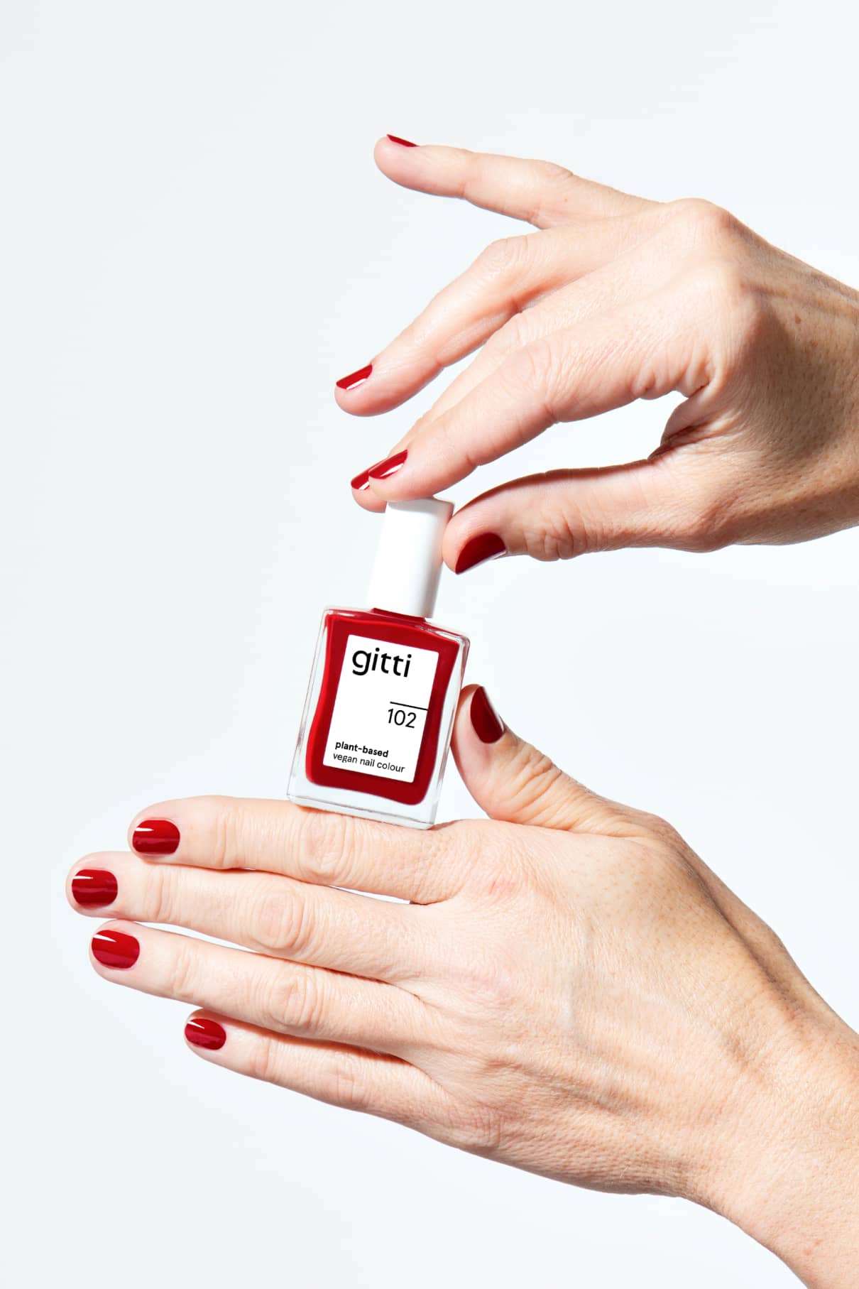 gitti-no-102-plant-based-nagellack-klassisches-rot image 5