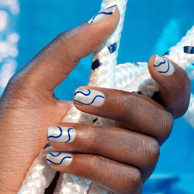 manucurist-bain-de-minuit-nail-art-duo-set-moon-midnight-mit-liner-pinsel image 1