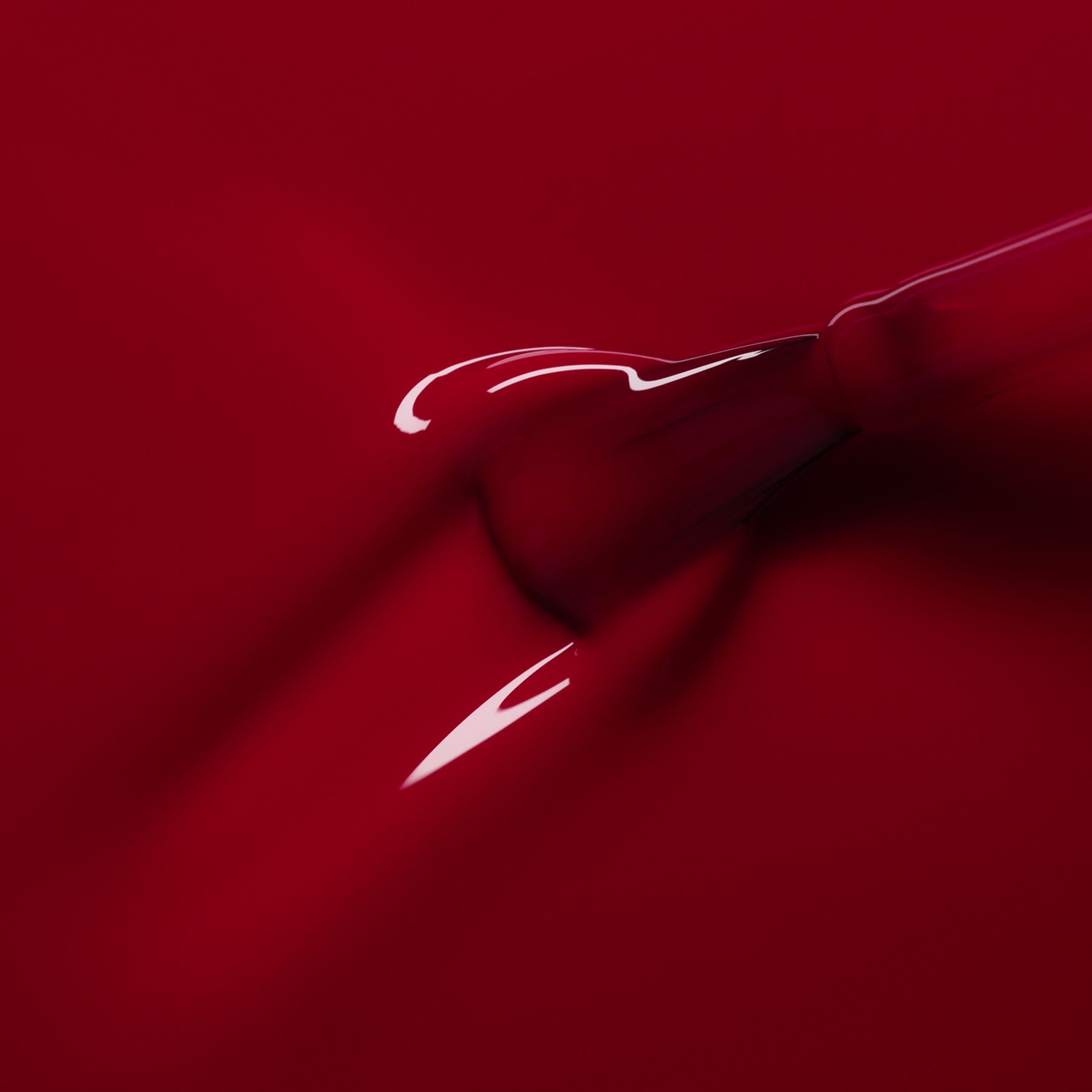 manucurist-green-flash-pomegranate-semi-permanenter-nagellack-in-himbeerrot image 5