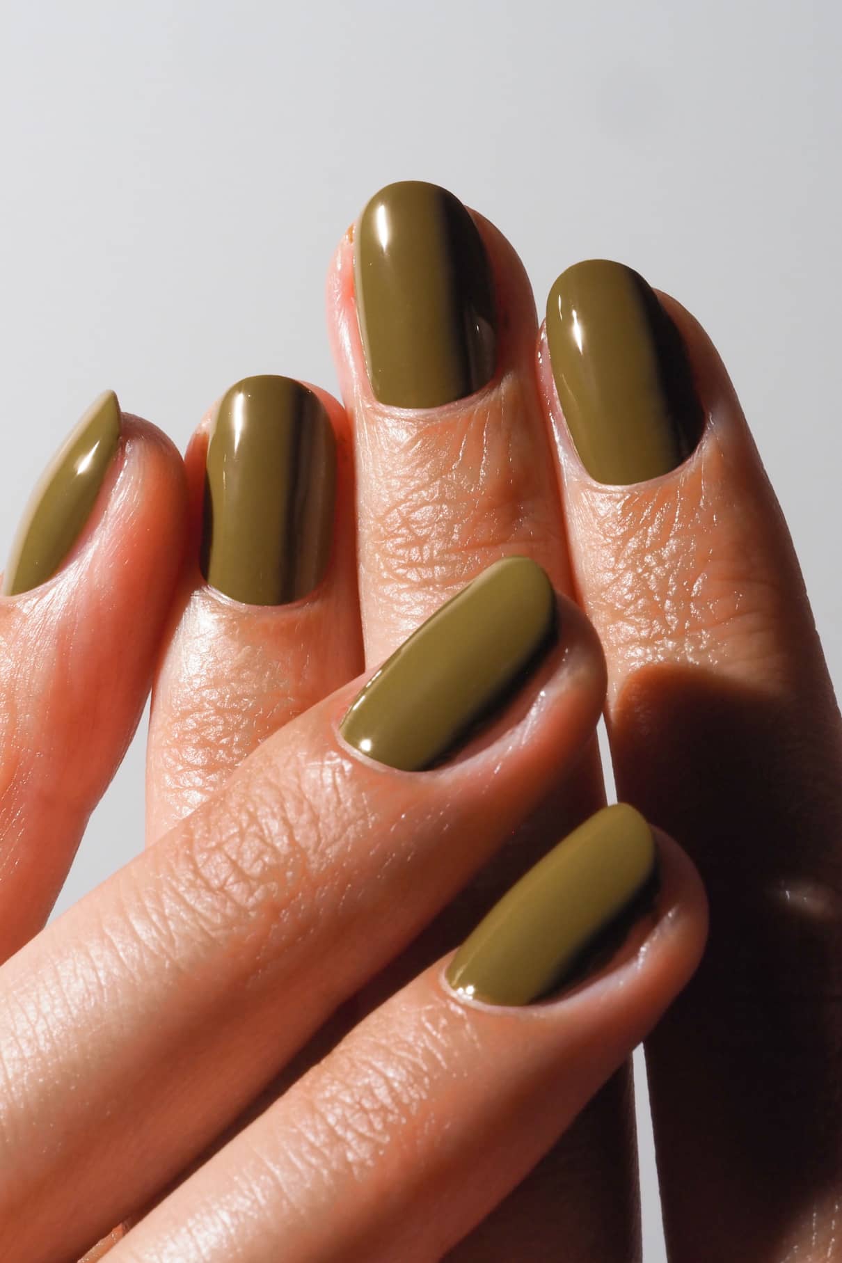 gitti-no-040-plant-based-nagellack-erdiges-gr-n-mit-goldgelb image 4