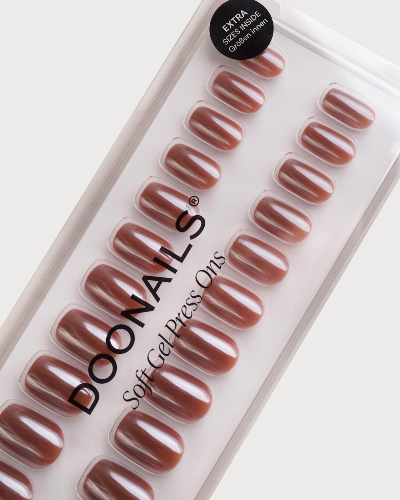 doonails-glazed-chocolate-short-square-soft-gel-press-ons-chrome-braun image 5
