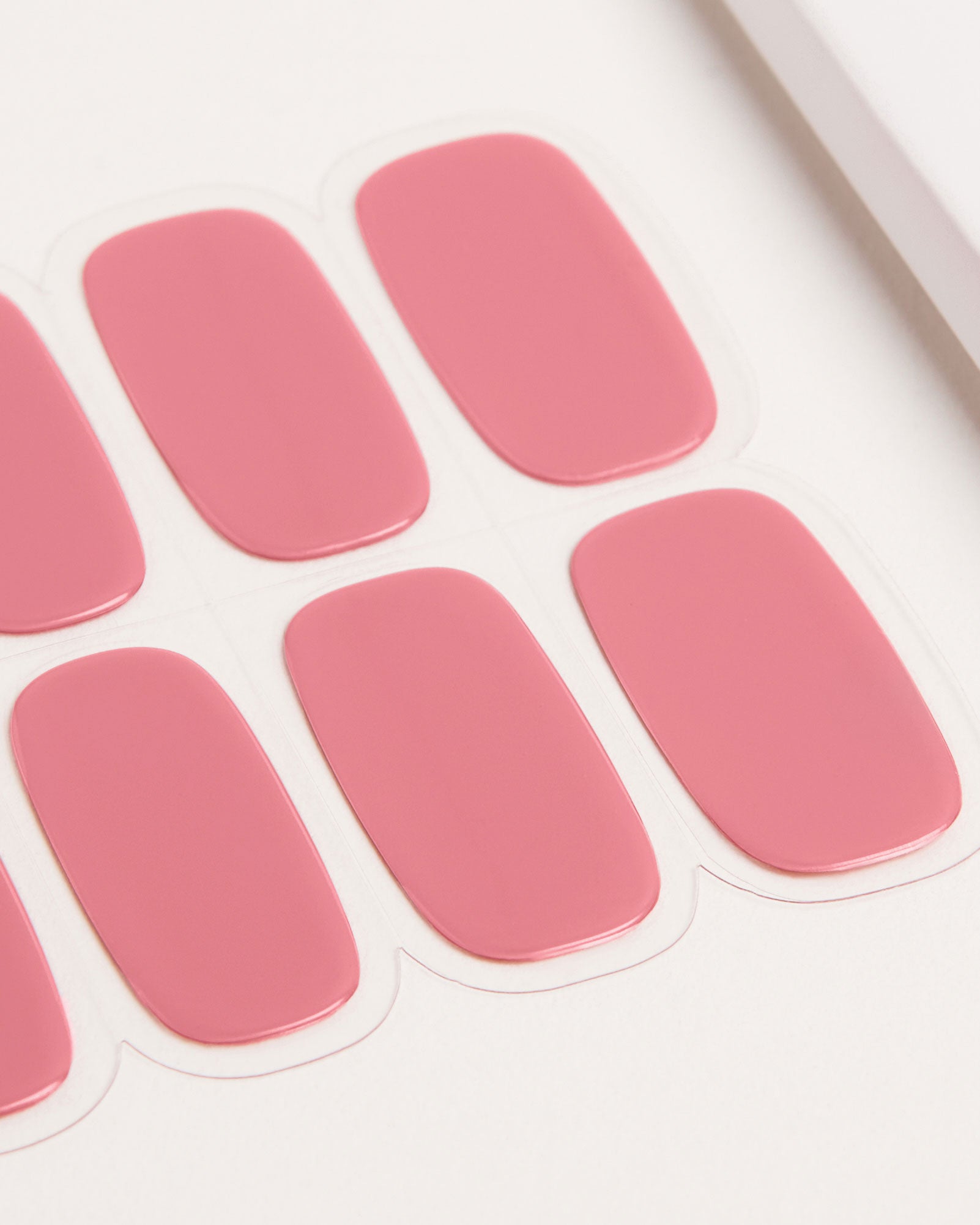 doonails-lazy-flamingo-uv-gel-strips image 5