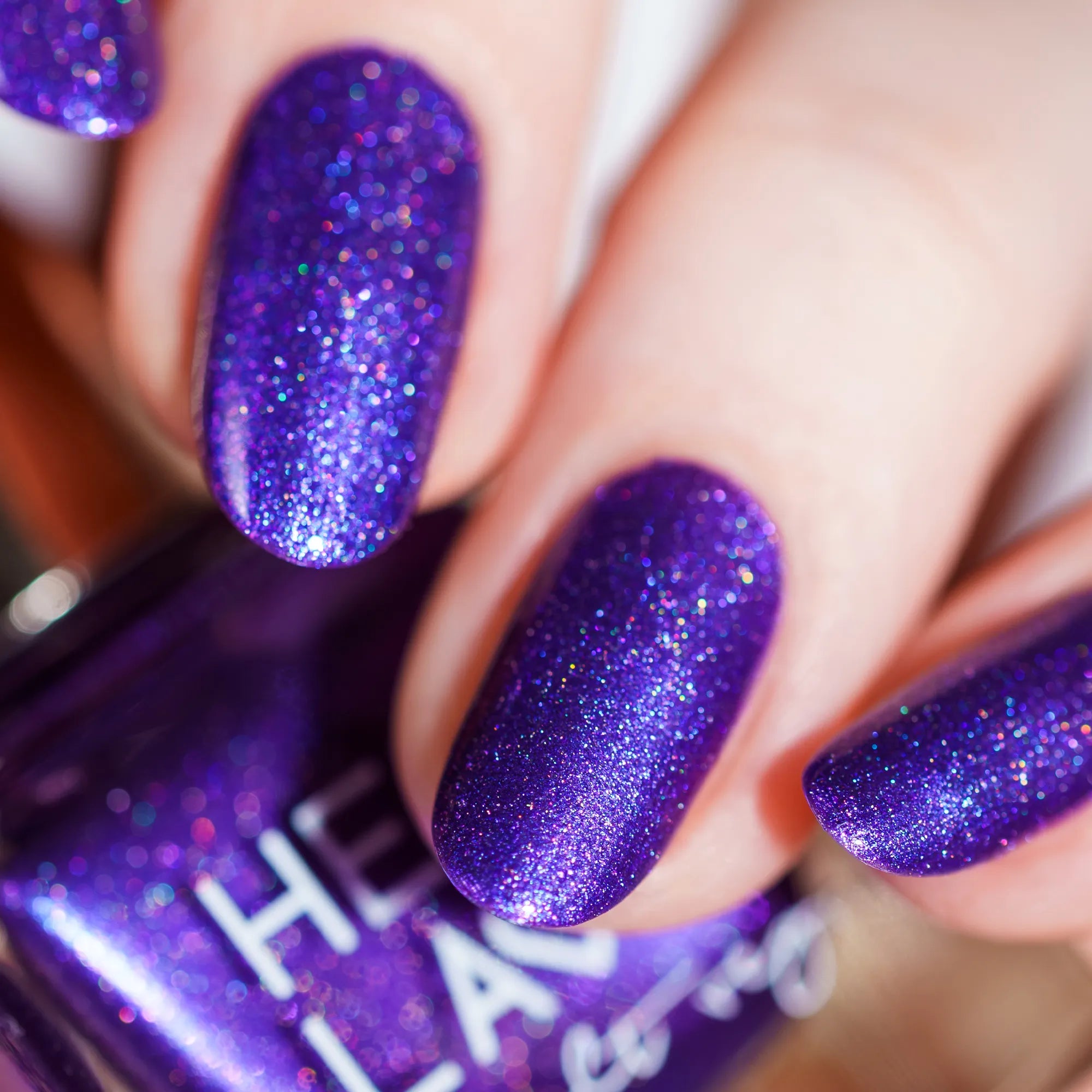 herzlack-pfl-umchen-veganer-nagellack-lila-mit-blau-schimmer-und-holo-11ml image 3