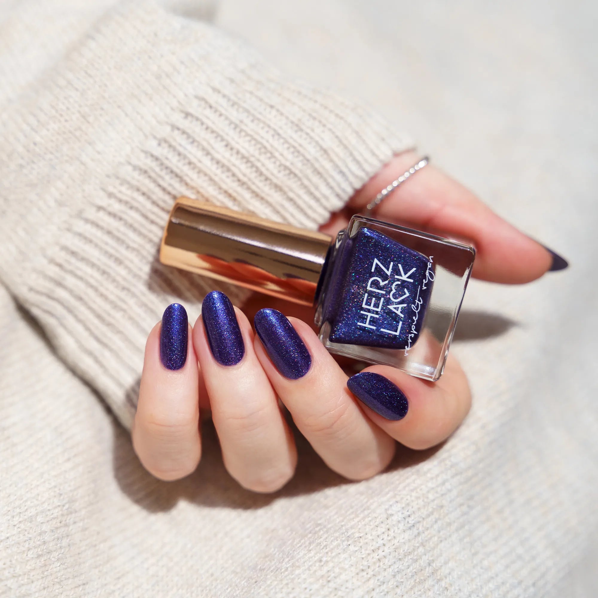 herzlack-blaubeerchen-herbstzauber-veganer-dunkelblau-jelly-nagellack-11-ml image 7