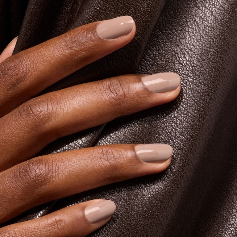 manucurist-green-dove-beige-nagellack image 3