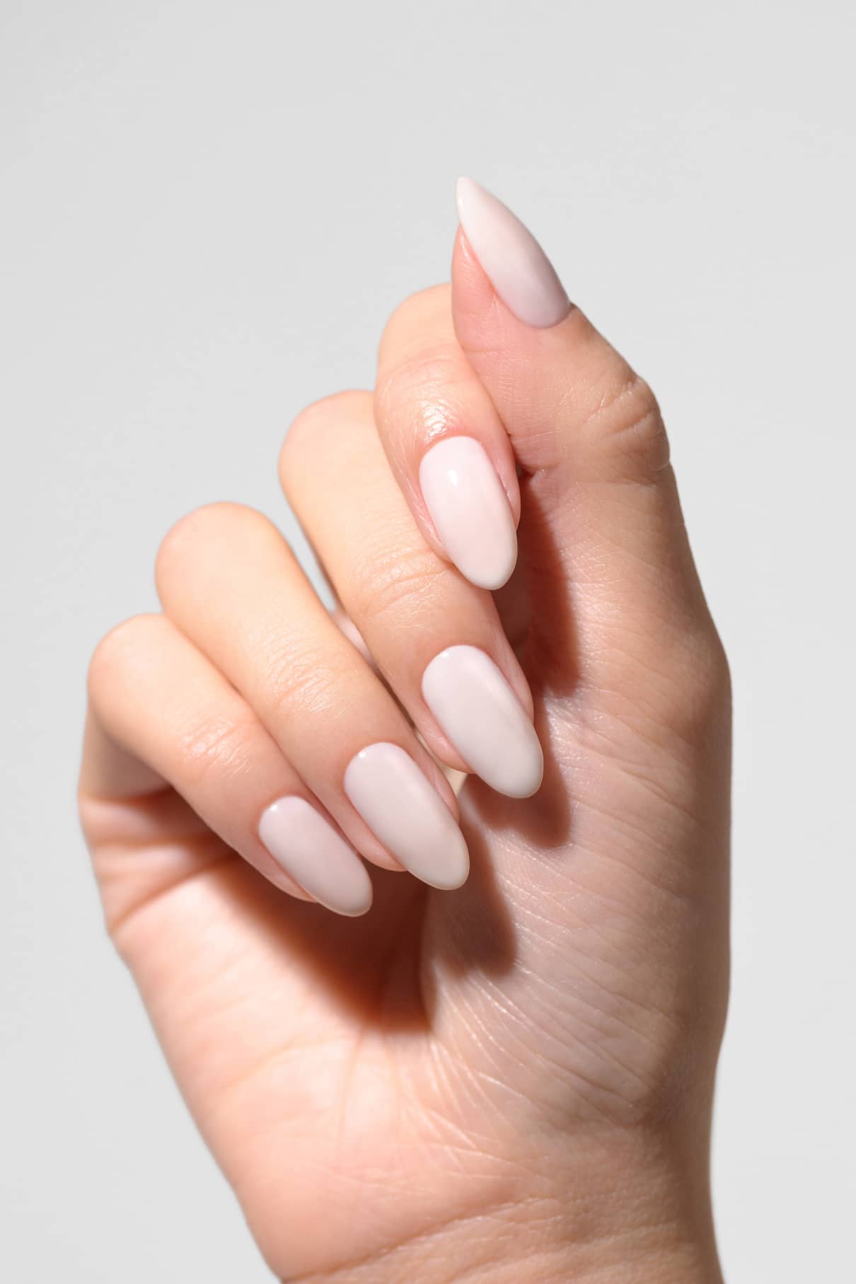 gitti-no-11-plantpro-gel-nagellack-milchiges-wei-halbtransparent image 3