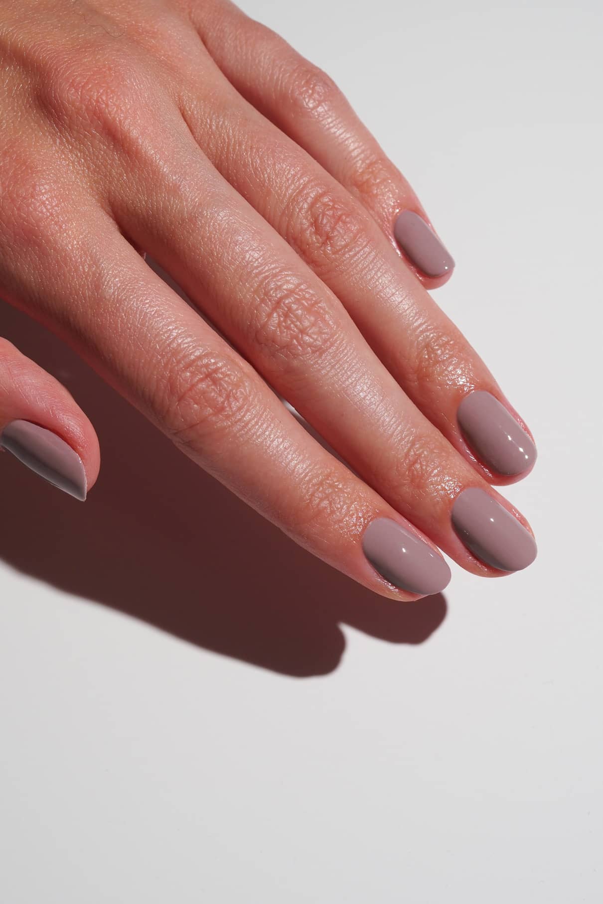 gitti-no-048-plant-based-nagellack-mauve-taupe image 4