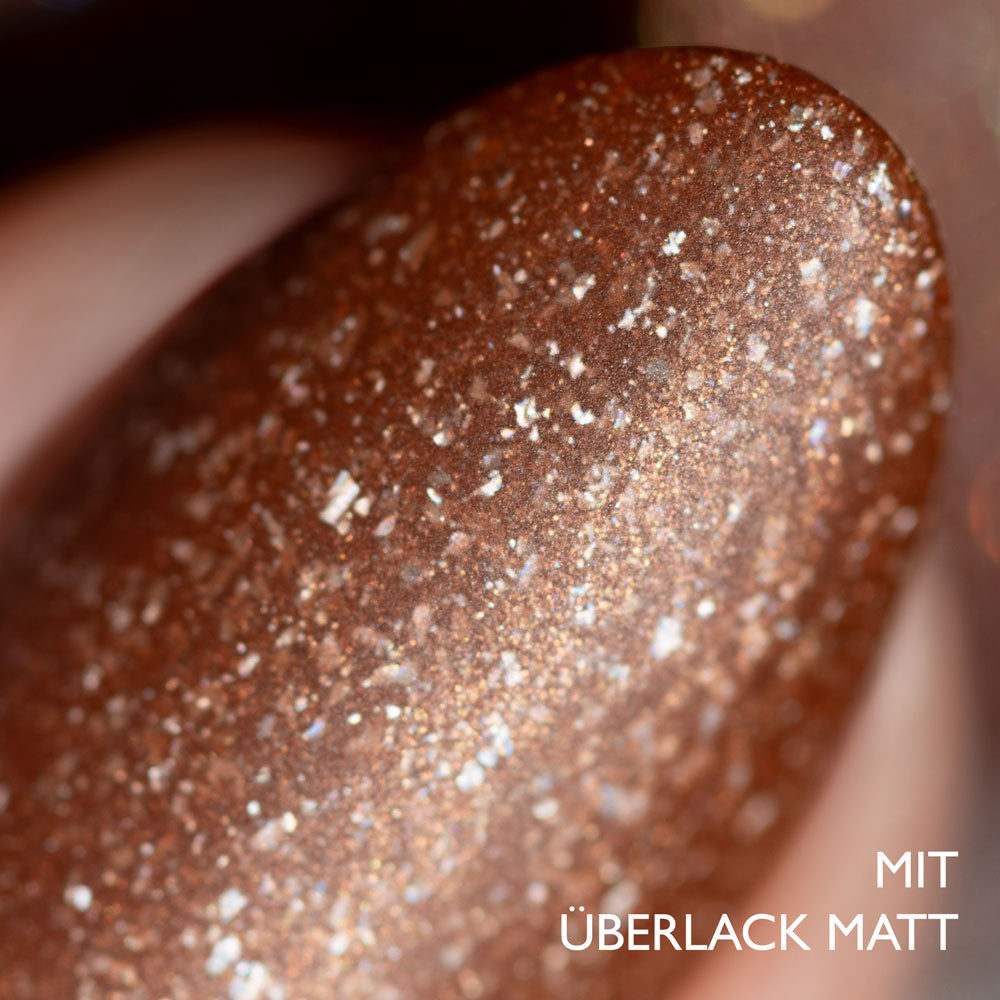 herzlack-lebkuchenmann-veganer-nagellack-braun-mit-holo-und-schimmer-11ml image 5