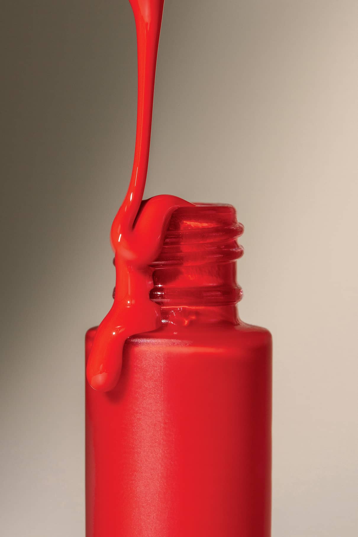 gitti-lip-glaze-no-02-lippen-l-gloss-hybrid-leuchtendes-rot image 6