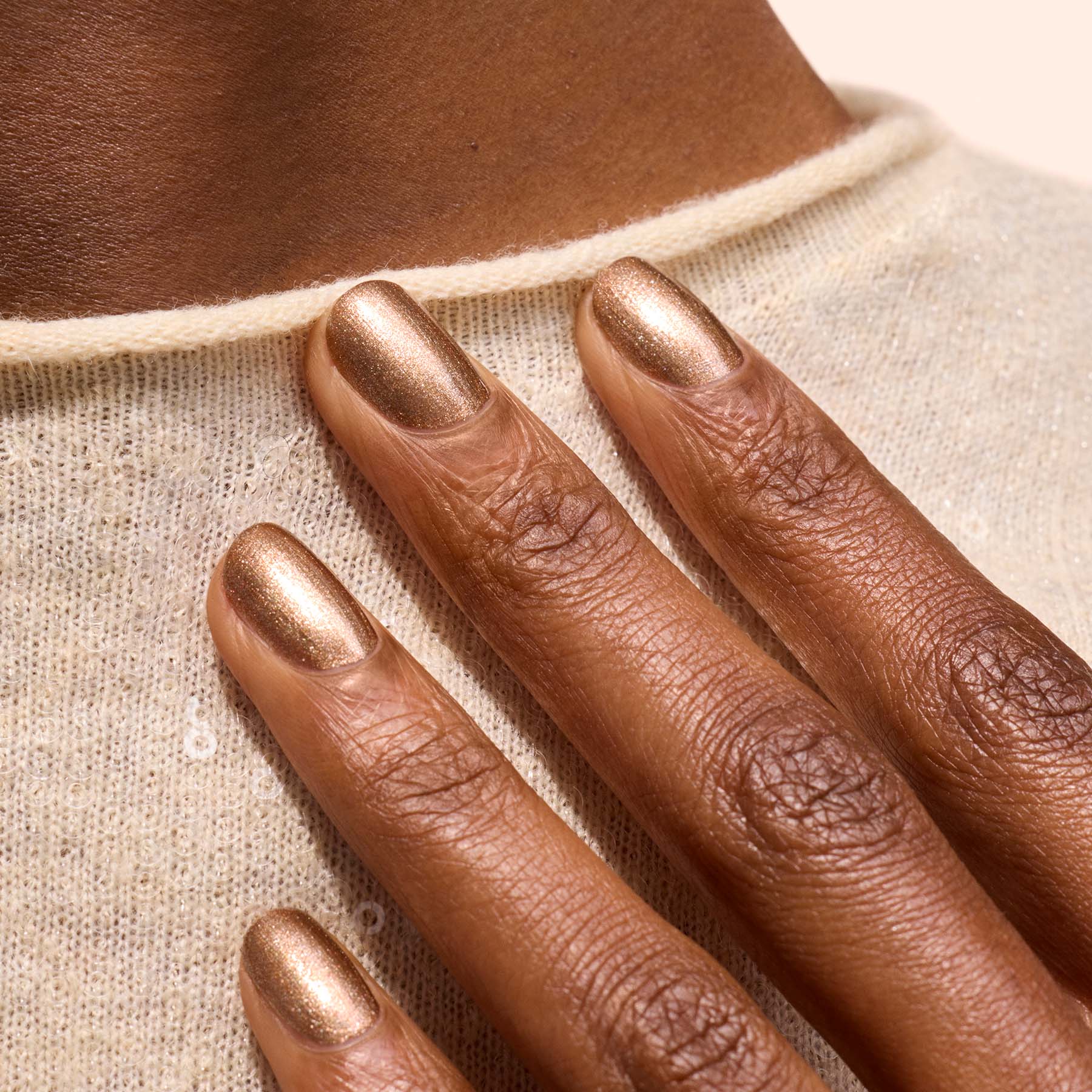 manucurist-green-flash-bronz-halbpermanenter-nagellack image 4