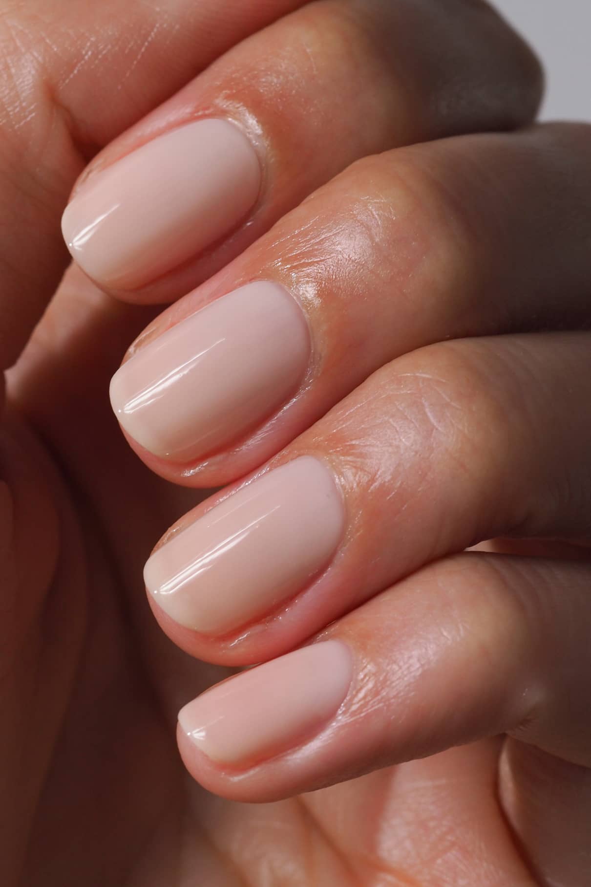 gitti-no-114-plant-based-nagellack-blassrosa-semi-transparent-gl-nzend image 5