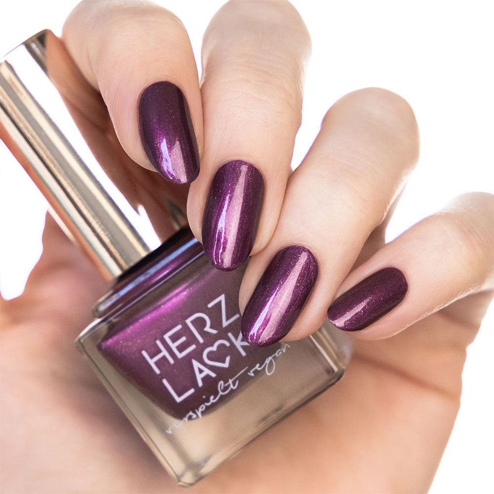 herzlack-wildkirsche-veganer-nagellack-11ml-beere-schimmer image 2
