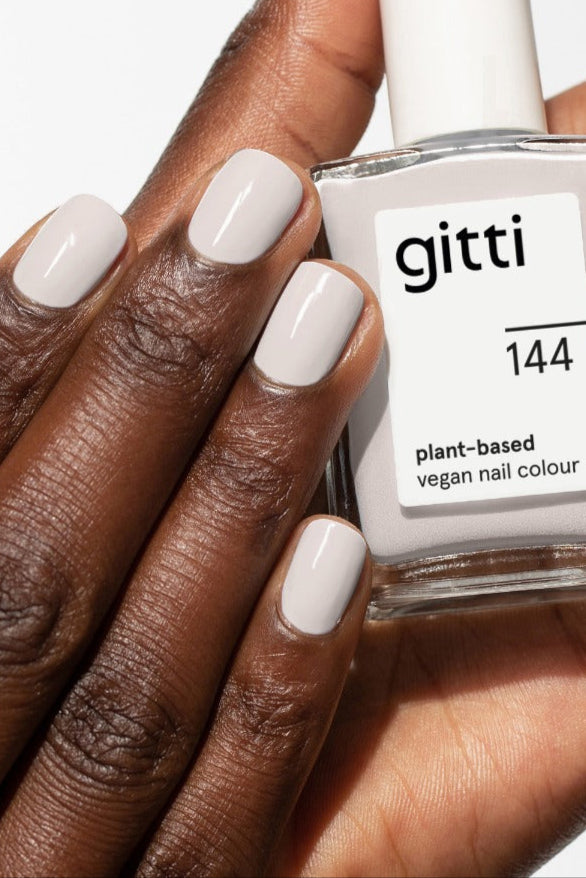 gitti-no-144-plant-based-nagellack-helles-grau image 5