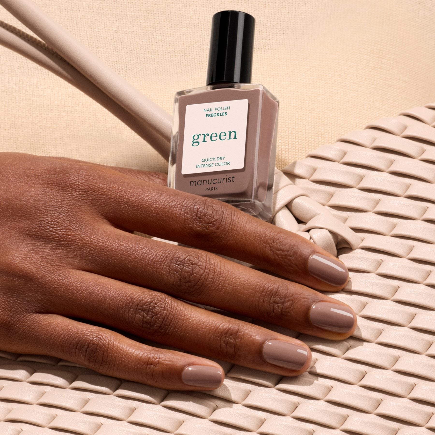manucurist-freckles-green-nagellack-k-hles-braun image 3