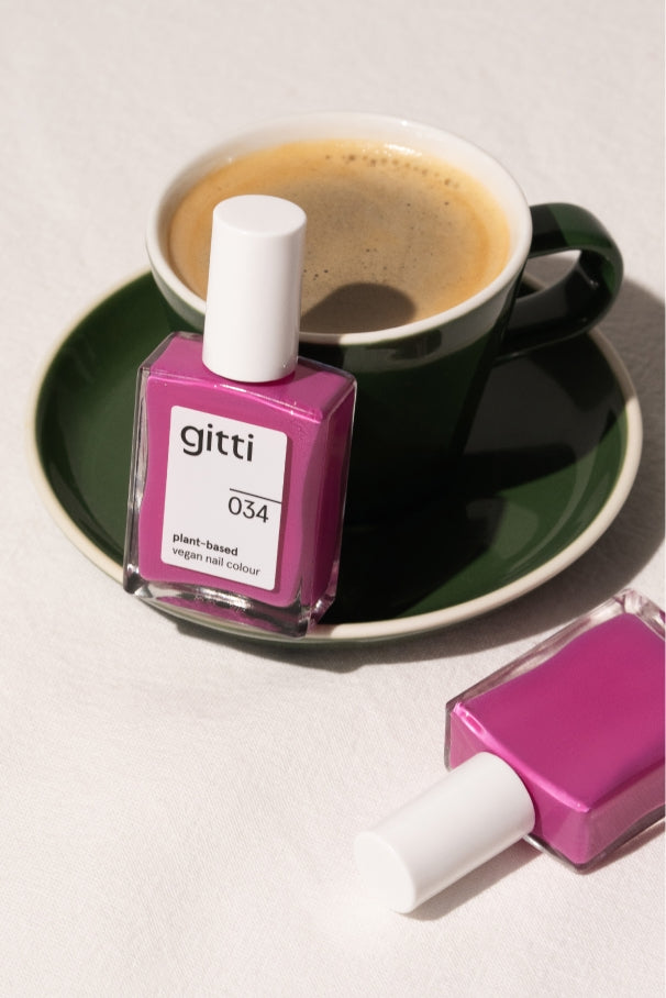 gitti-no-034-plant-based-nagellack-in-elektrisierendem-fuchsia image 7