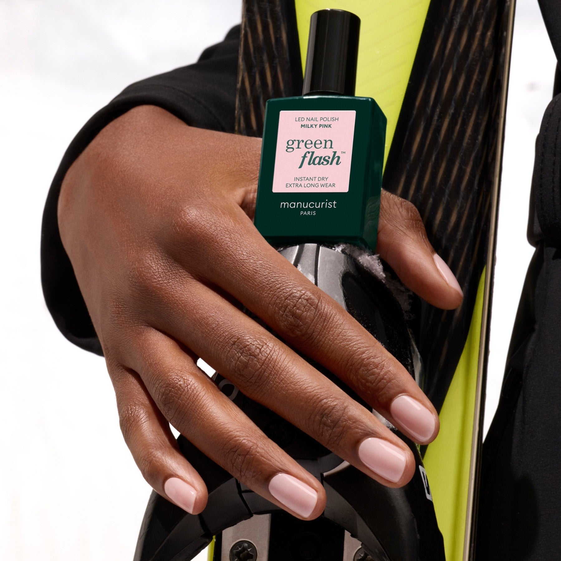 manucurist-green-flash-milky-pink-semi-permanenter-nagellack-in-milchigem-babyro image 3
