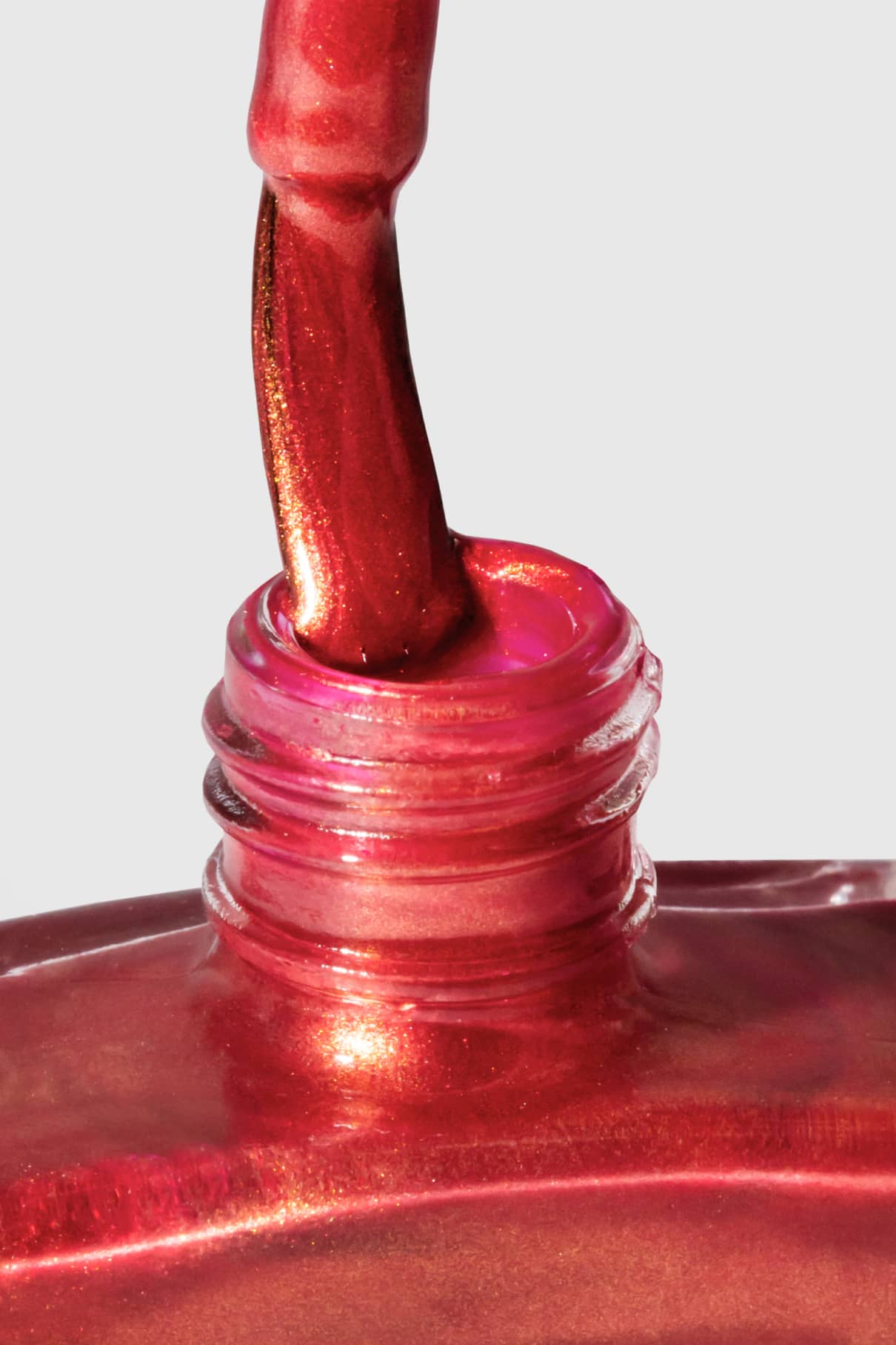 gitti-no-301-plant-based-nagellack-warmer-metallic-rotton image 7