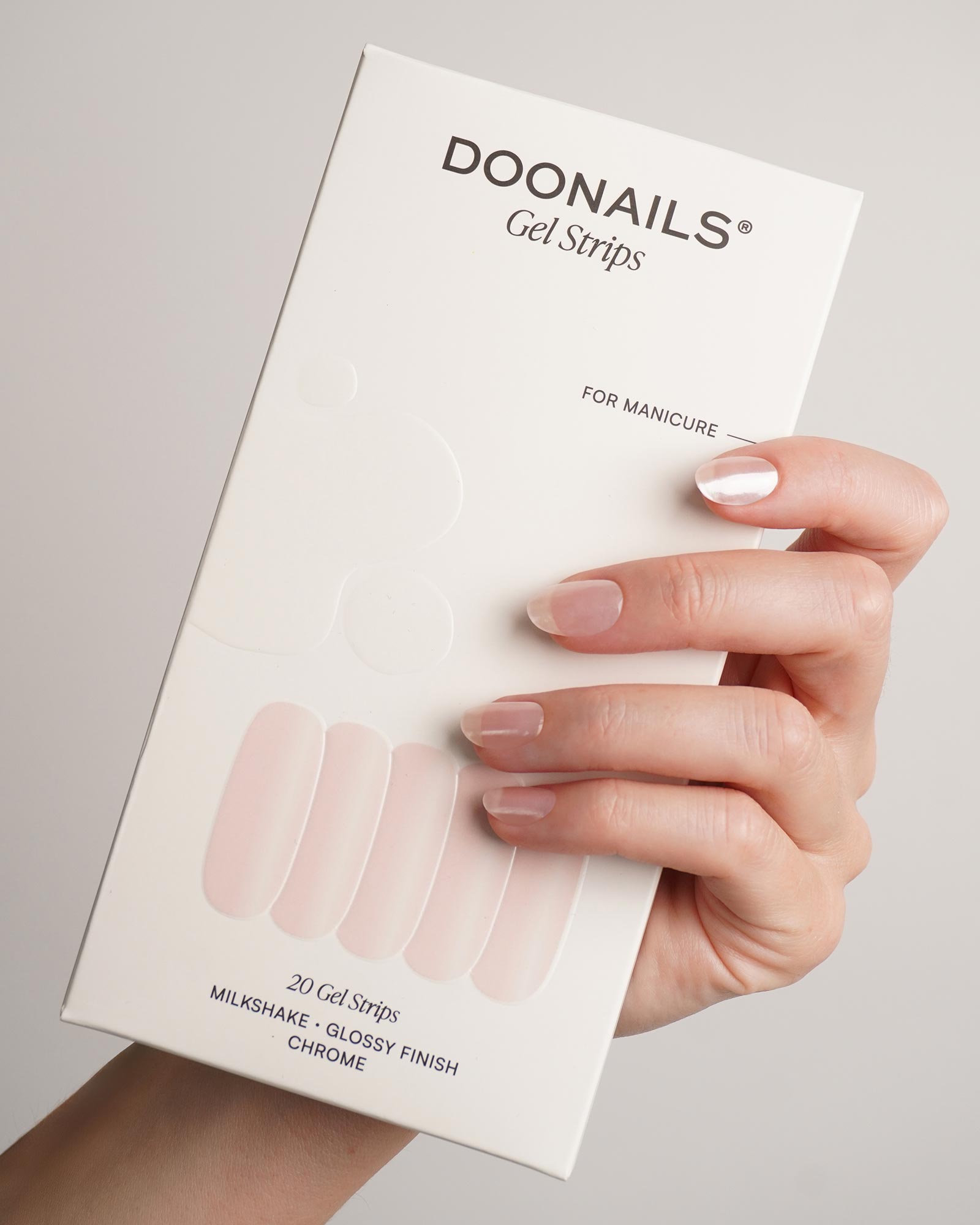 doonails-milkshake-uv-gel-strips-cremig-mit-chrome-effekt image 3