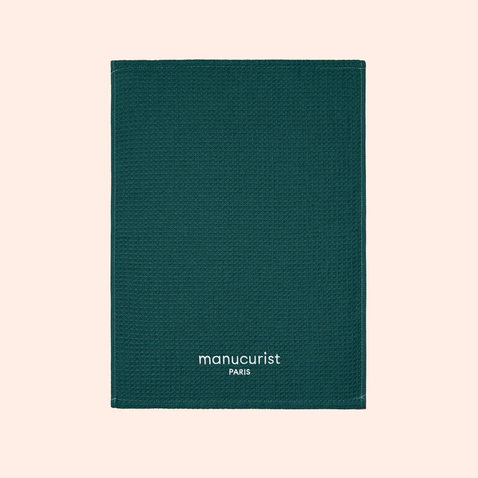 manucurist-handtuch-aus-bio-baumwolle-manik-re-unterlage image 1