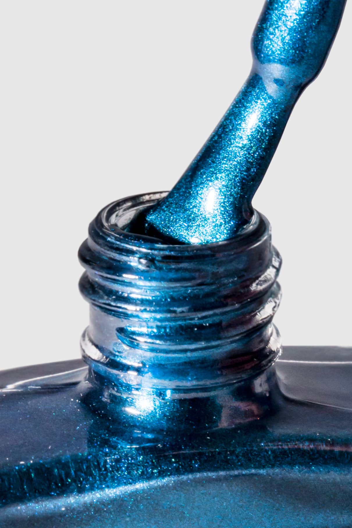 gitti-no-304-plant-based-nagellack-metallic-blau image 7