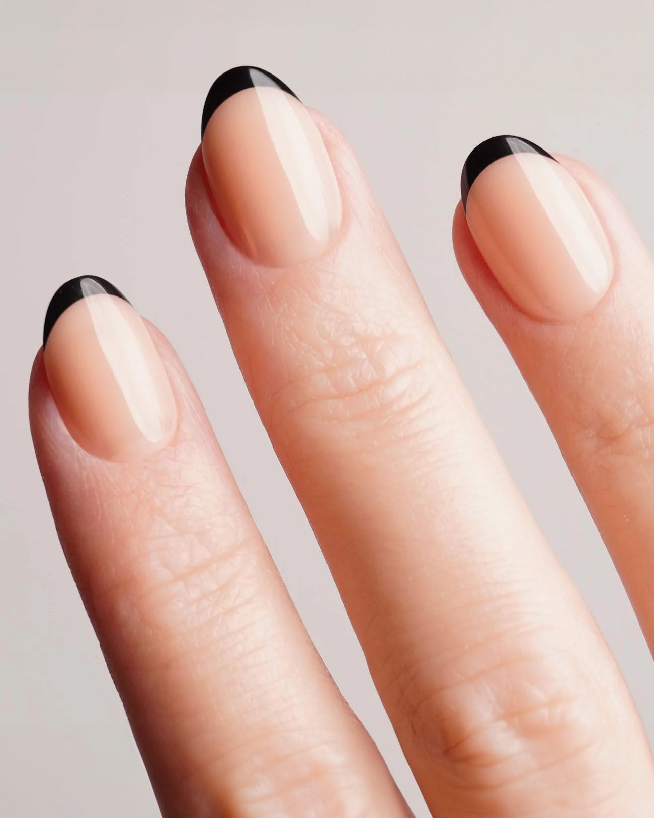 doonails-black-french-short-round-soft-gel-press-ons-schwarz-french image 2