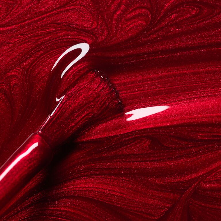 manucurist-green-red-hibiscus-nagellack-schimmerndes-seiden-rot image 5