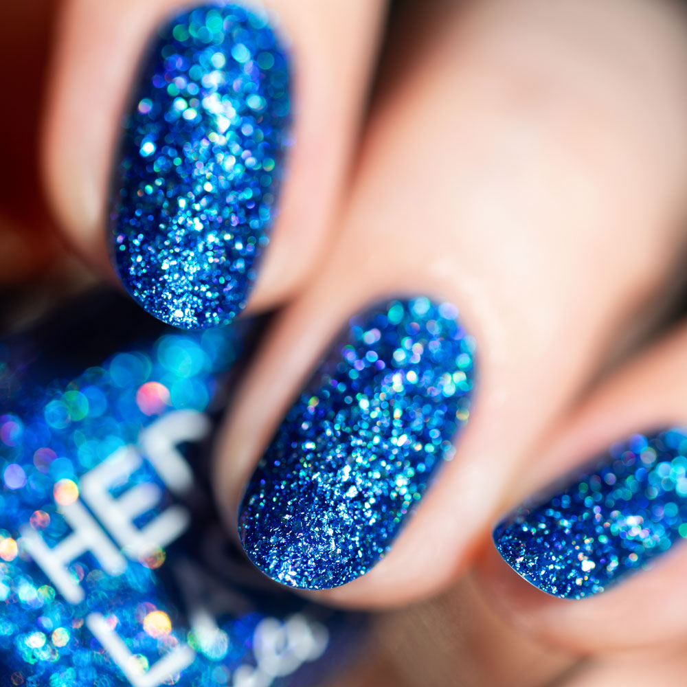 herzlack-saphir-holo-diamond-veganer-nagellack-blau-mit-holo-effekt-11ml image 3