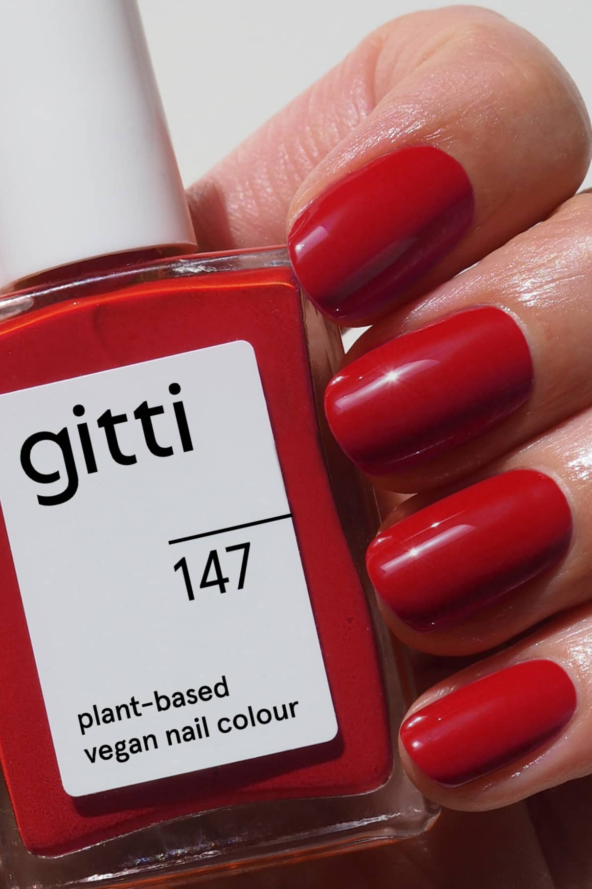 gitti-no-147-plant-based-nagellack-klassisches-rot image 2