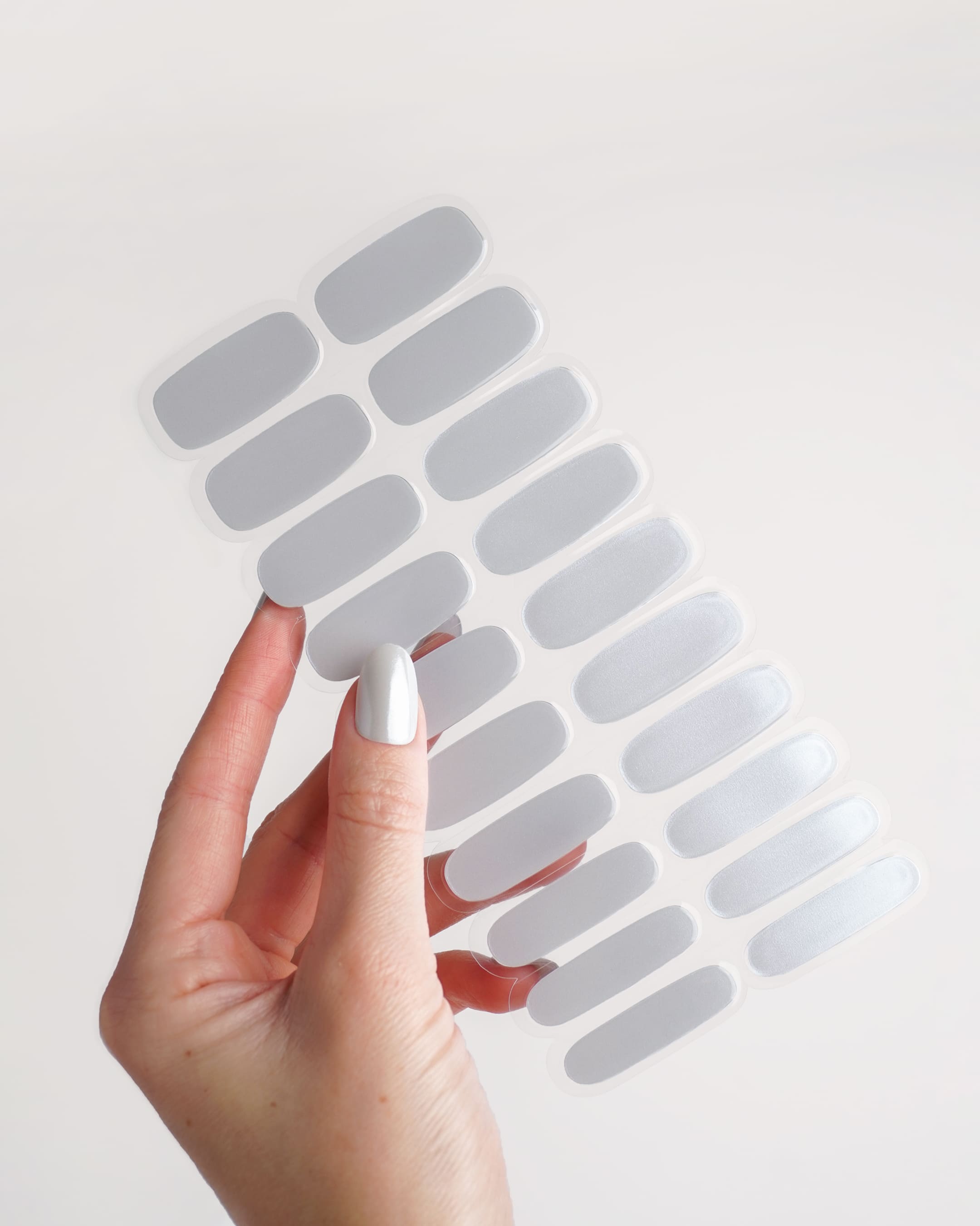 doonails-shadow-uv-gel-strips-silber-chrome image 5
