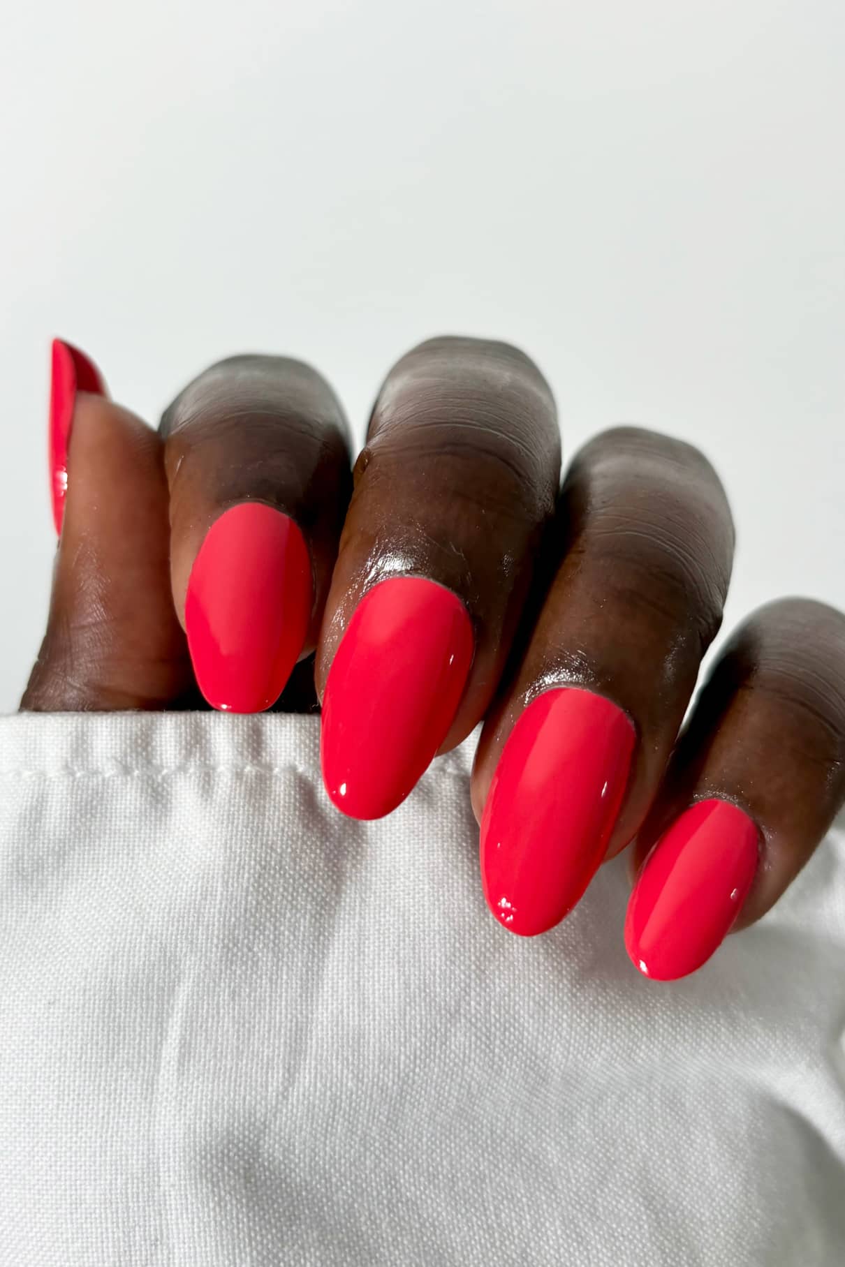 gitti-no-038-plant-based-nagellack-korallrot image 4