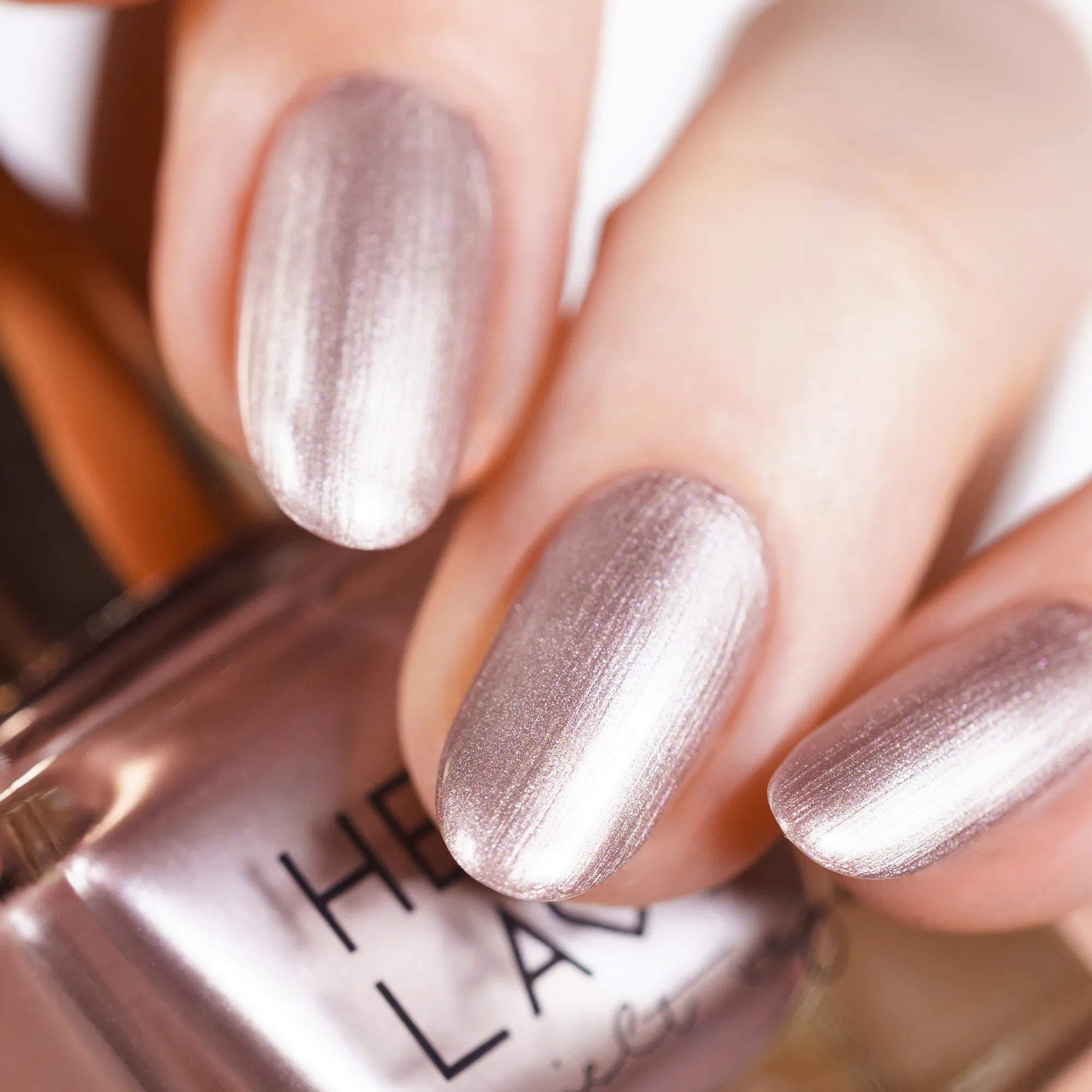herzlack-champagner-veganer-nagellack-champagner-chrome-metallic-11-ml image 3