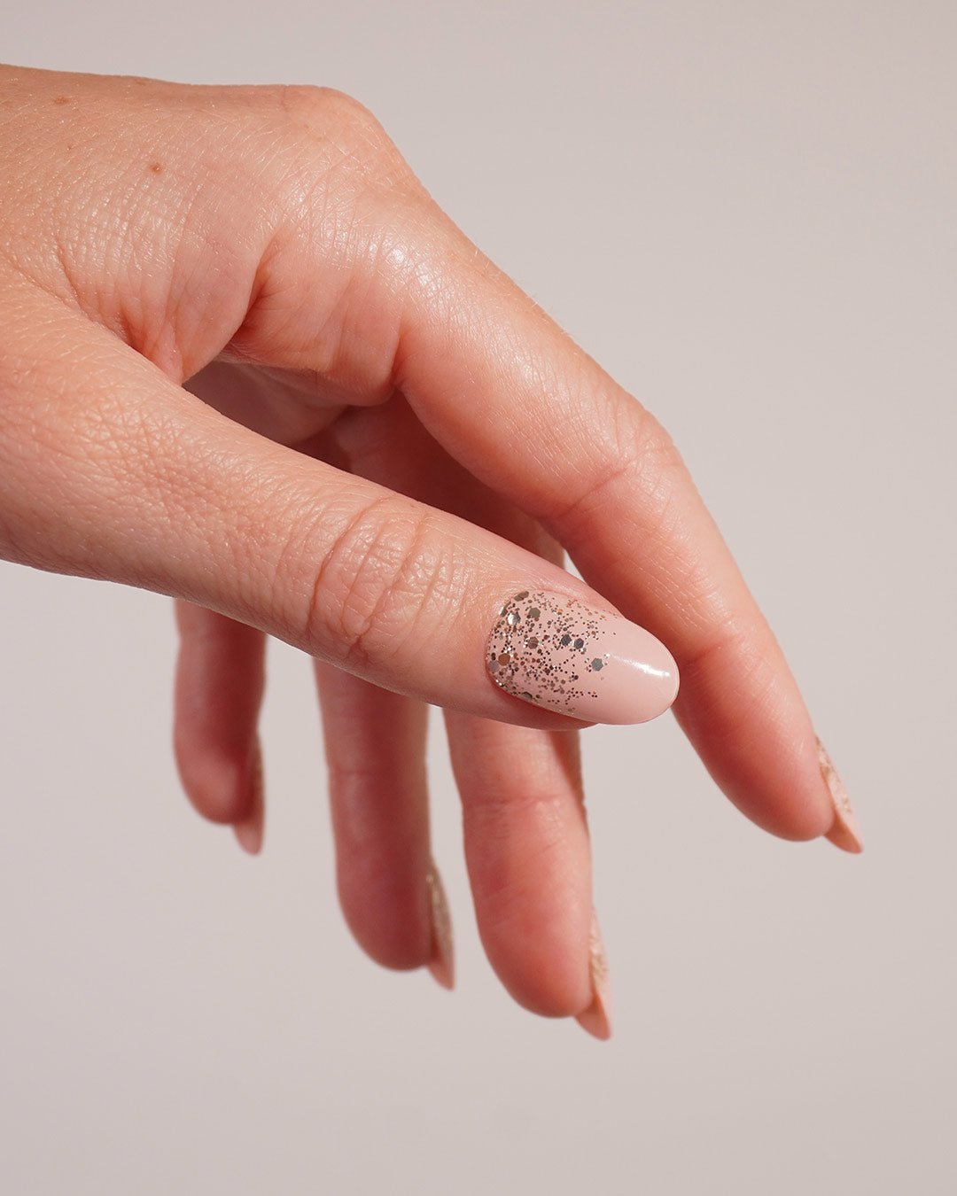 doonails-gold-glitter-ombre-uv-gel-strips-gold-glitzer-verlauf image 3