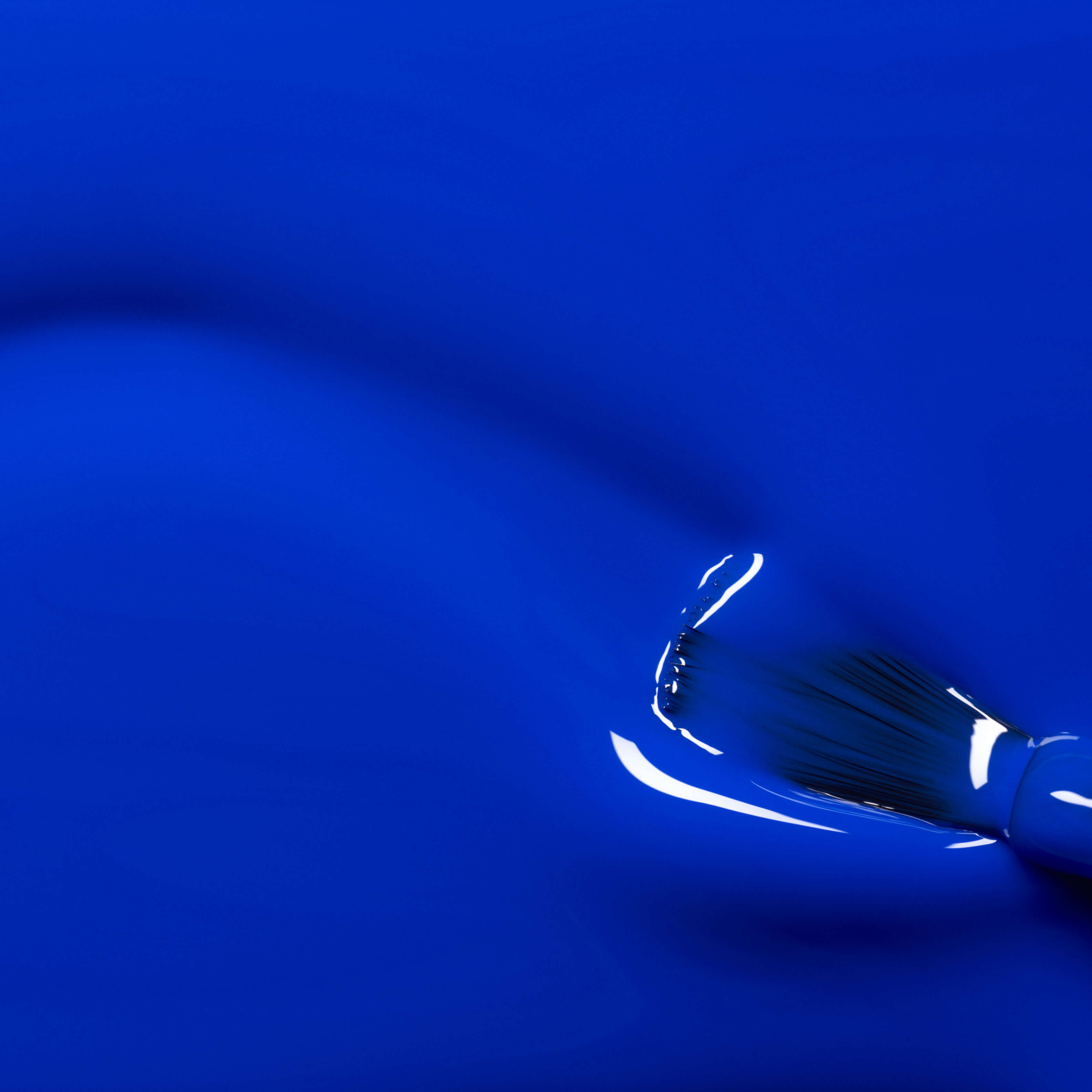 manucurist-green-nagellack-ultramarine-elektrisches-ultramarin-blau image 5