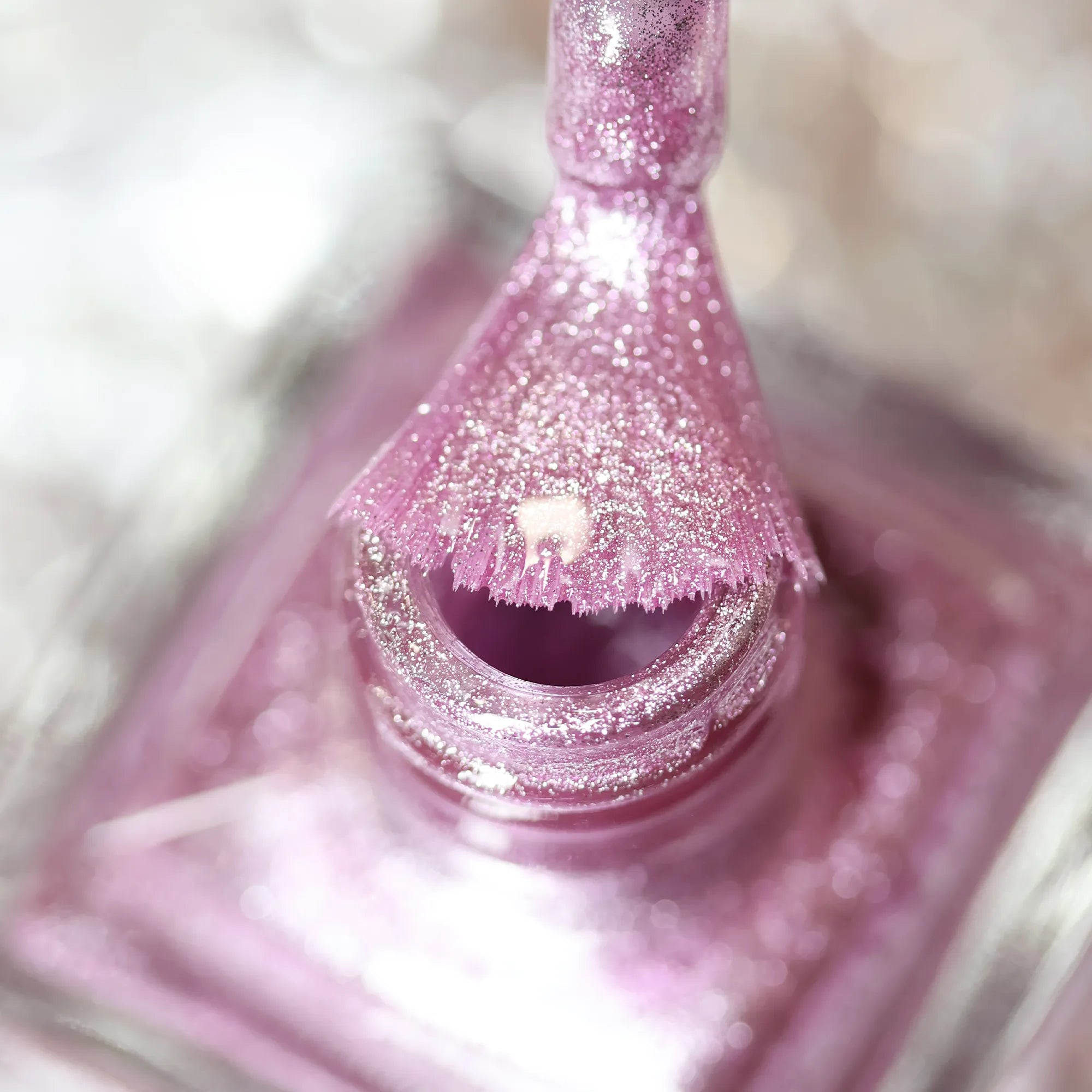 herzlack-light-rose-veganer-nagellack-hellrosa-metallic-11ml image 5