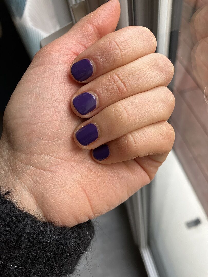 Dramatisches Dunkelblau-Violett