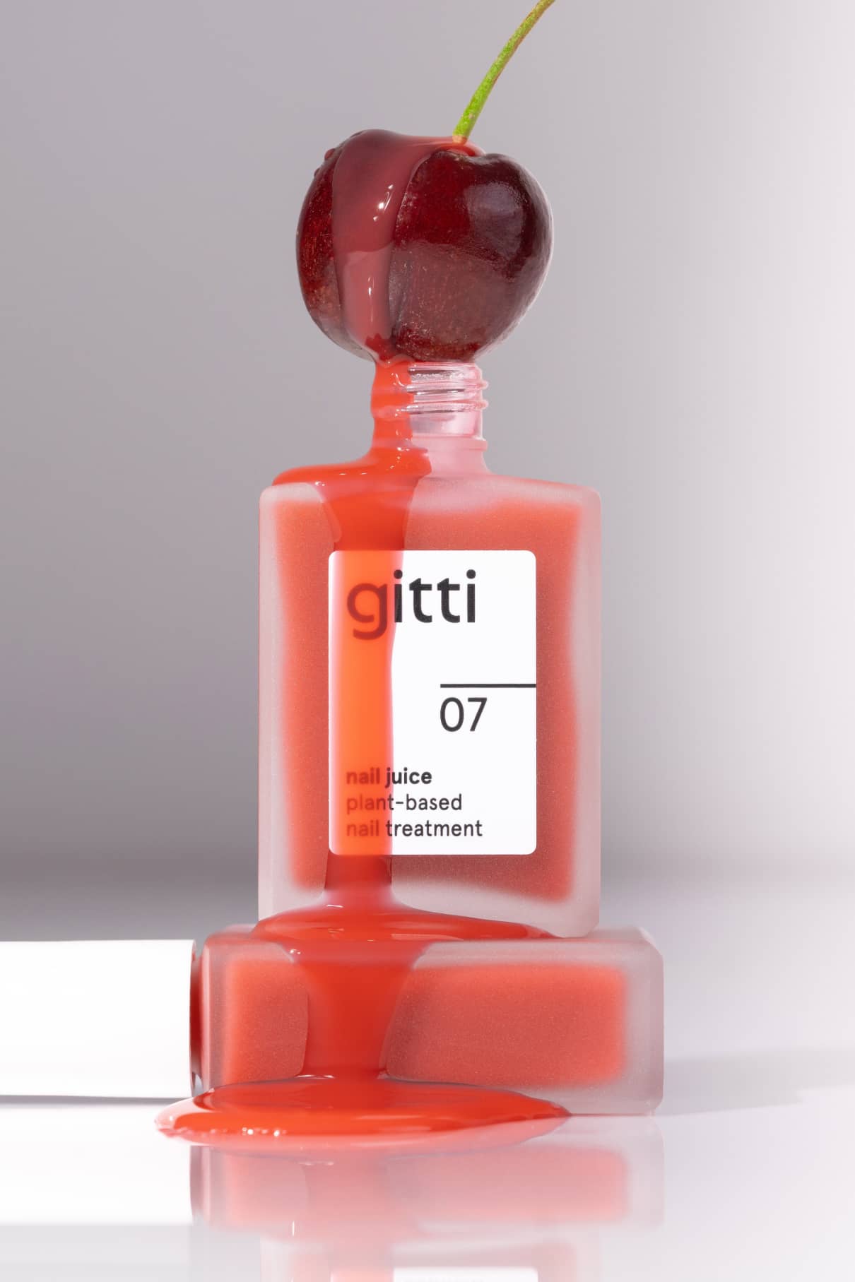 gitti-nail-juice-no-07-veganer-pflegelack-kirschrot-jelly-finish-15-ml image 6