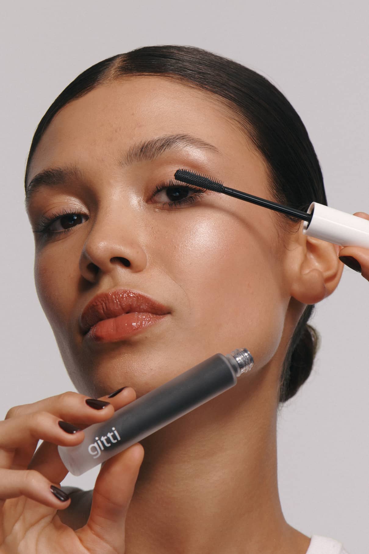 gitti-infinite-lash-no-01-vegane-wimperntusche-in-intensiv-schwarz-demi-matt image 2