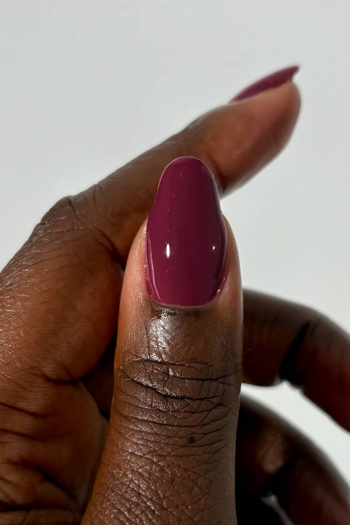 gitti-no-25-plantpro-gel-nail-polish-tiefes-rot-mit-k-hlem-unterton image 4