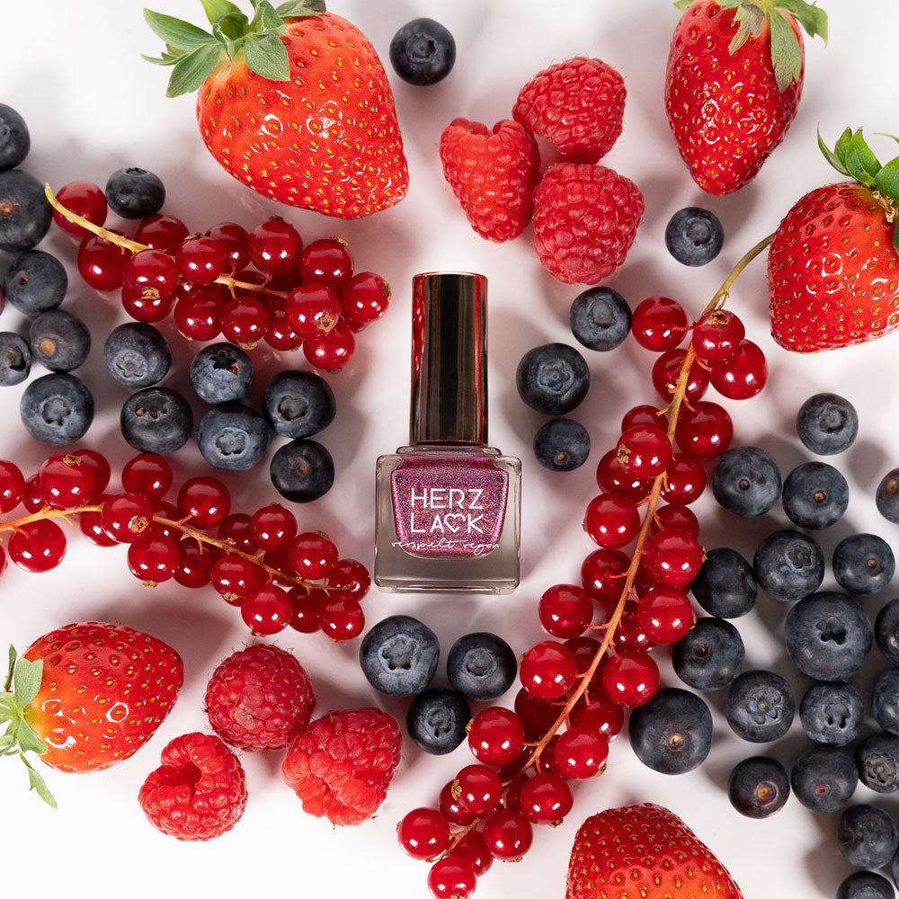 herzlack-holobeerchen-veganer-nagellack-violett-beere-linear-holo-11-ml image 8