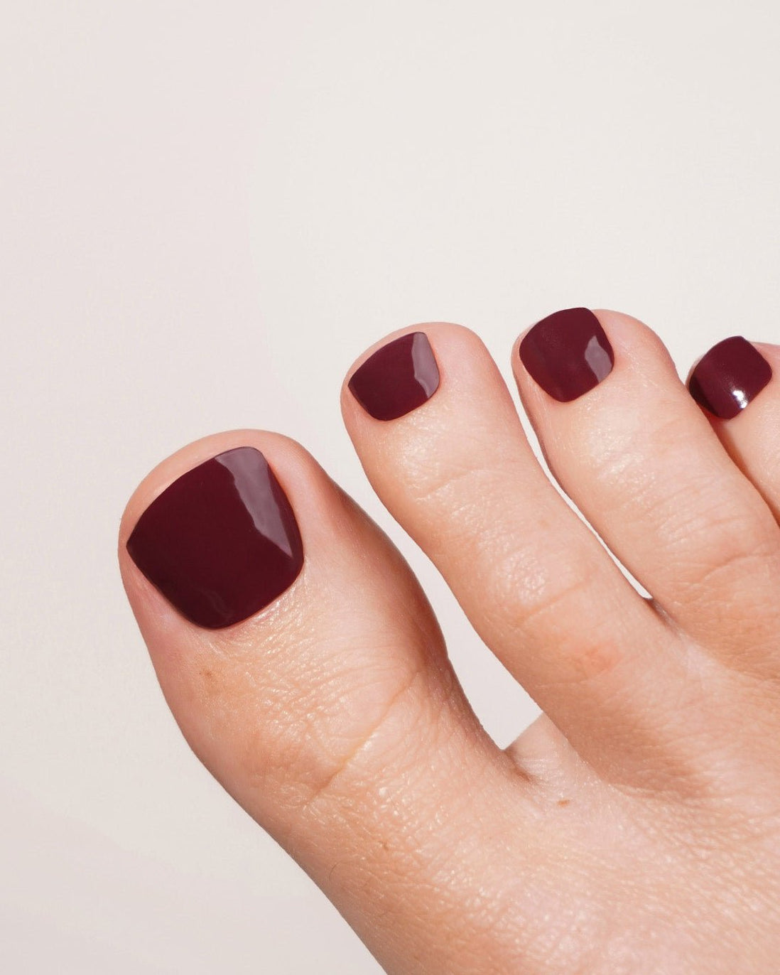 doonails-plum-purple-pedik-re-uv-gel-strips-dunkellila-bestseller image 2