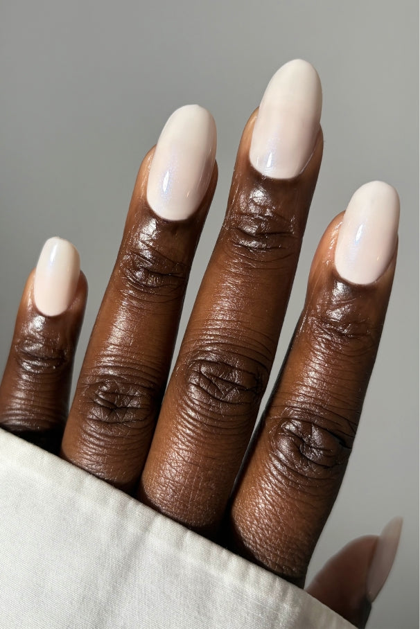 gitti-no-035-nagellack-zartes-rosa-mit-blauschimmer-plant-based image 6