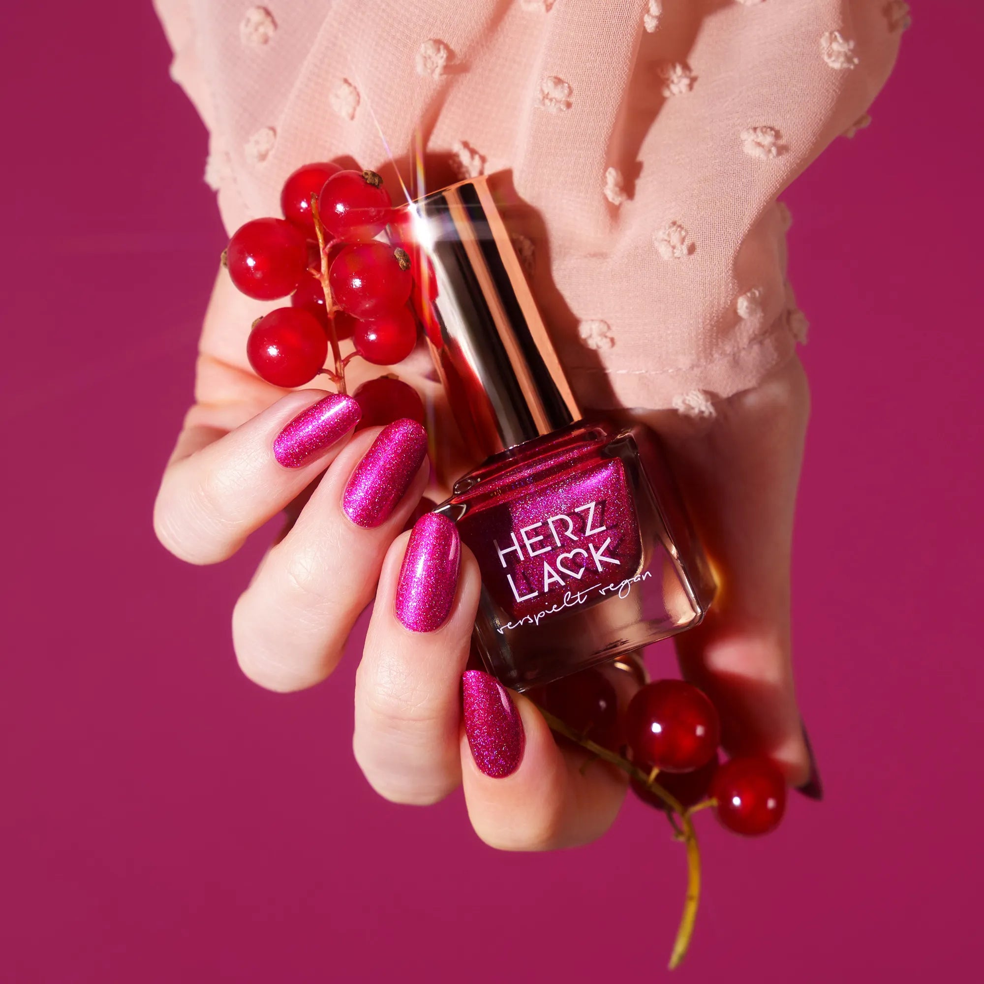 herzlack-himbeerlich-veganer-nagellack-pink-holo-linear-11ml image 7