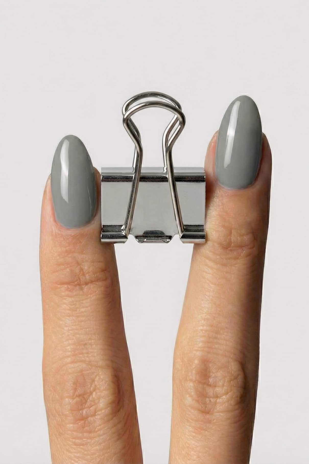 gitti-no-052-plant-based-nail-polish-mittleres-grau-mit-gr-nem-unterton image 7