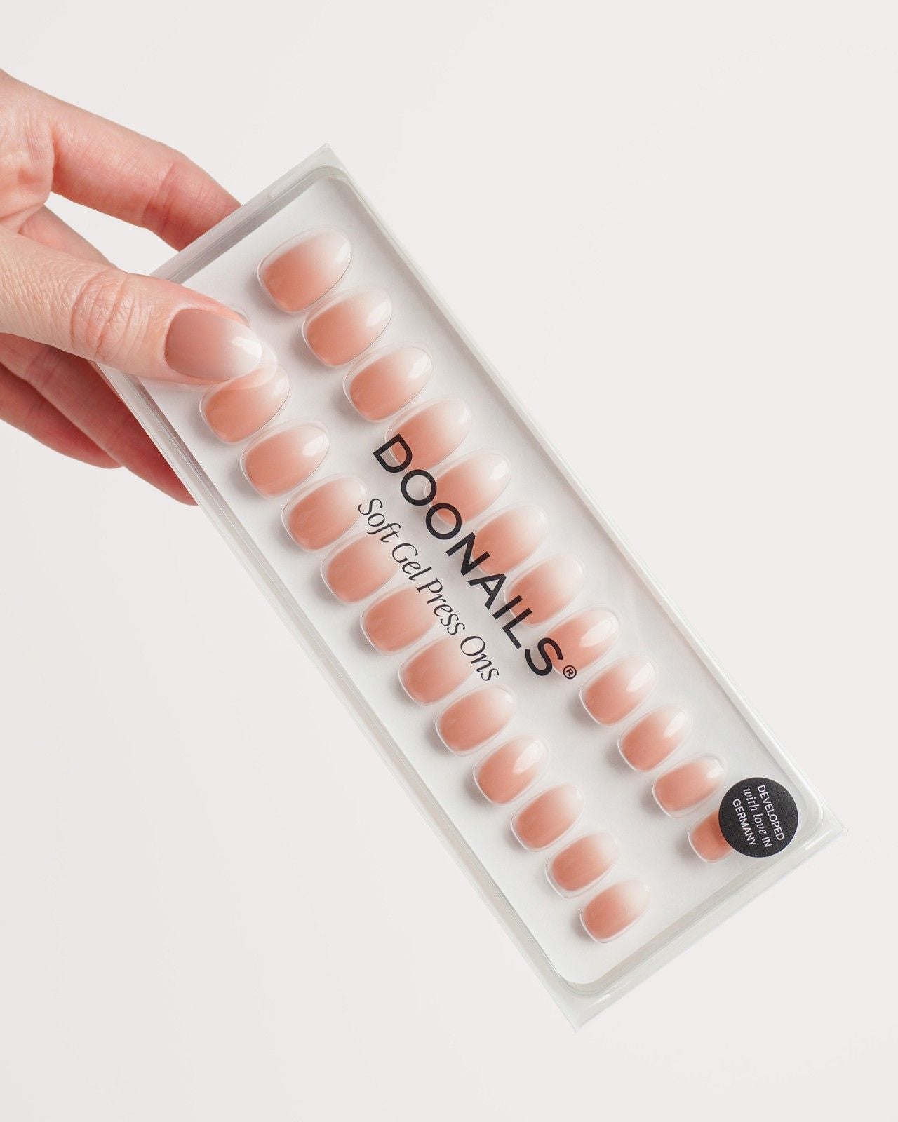 doonails-babyboomer-short-round-soft-gel-press-ons image 3