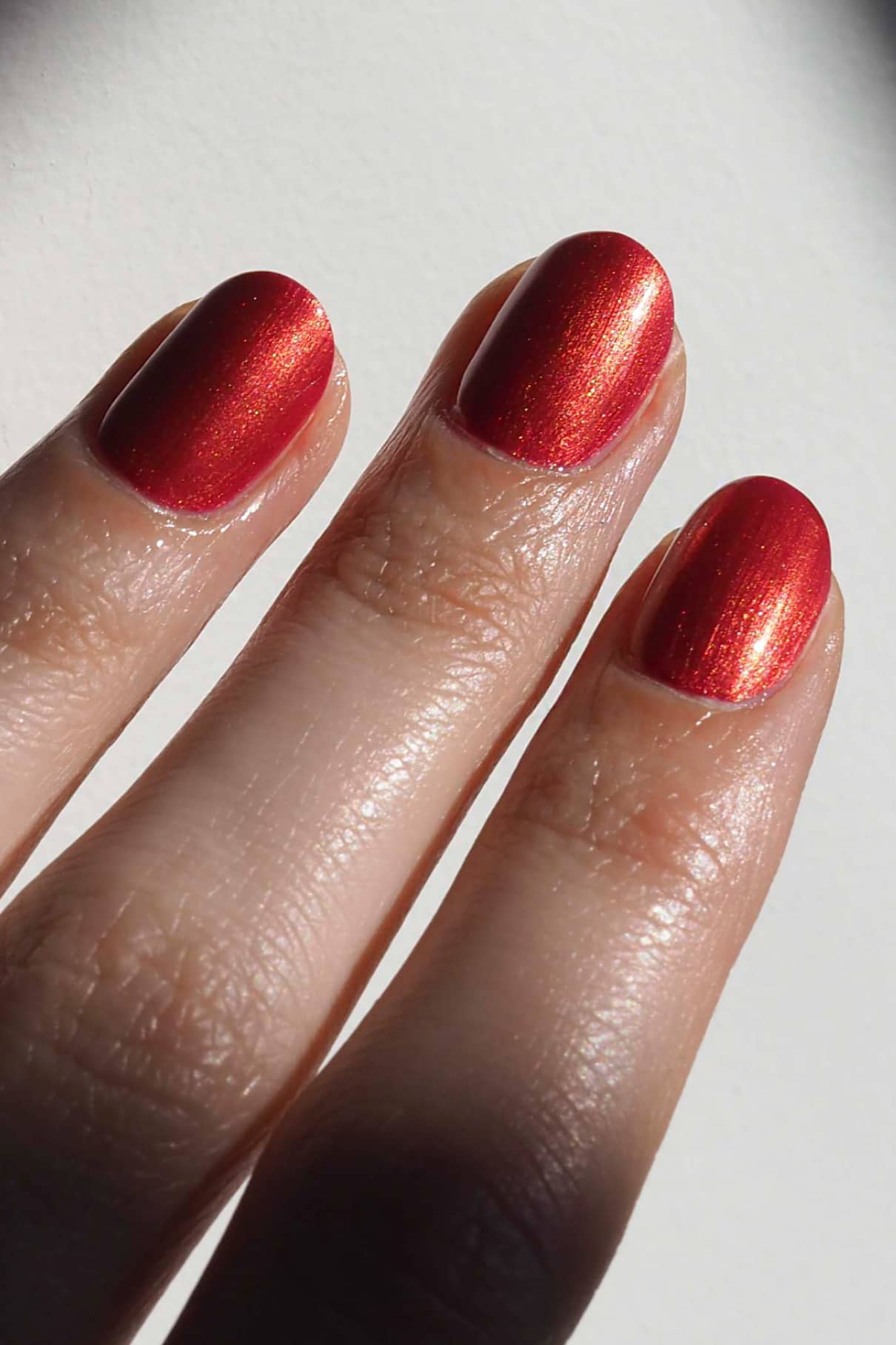 gitti-no-301-plant-based-nagellack-warmer-metallic-rotton image 3
