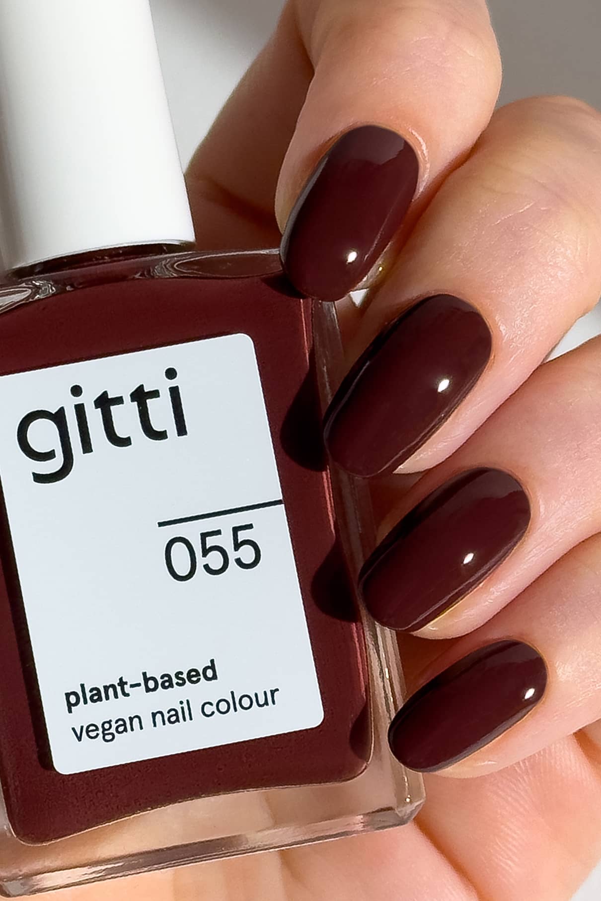 gitti-no-055-pflanzenbasierter-nagellack-tiefes-mahagoni image 2
